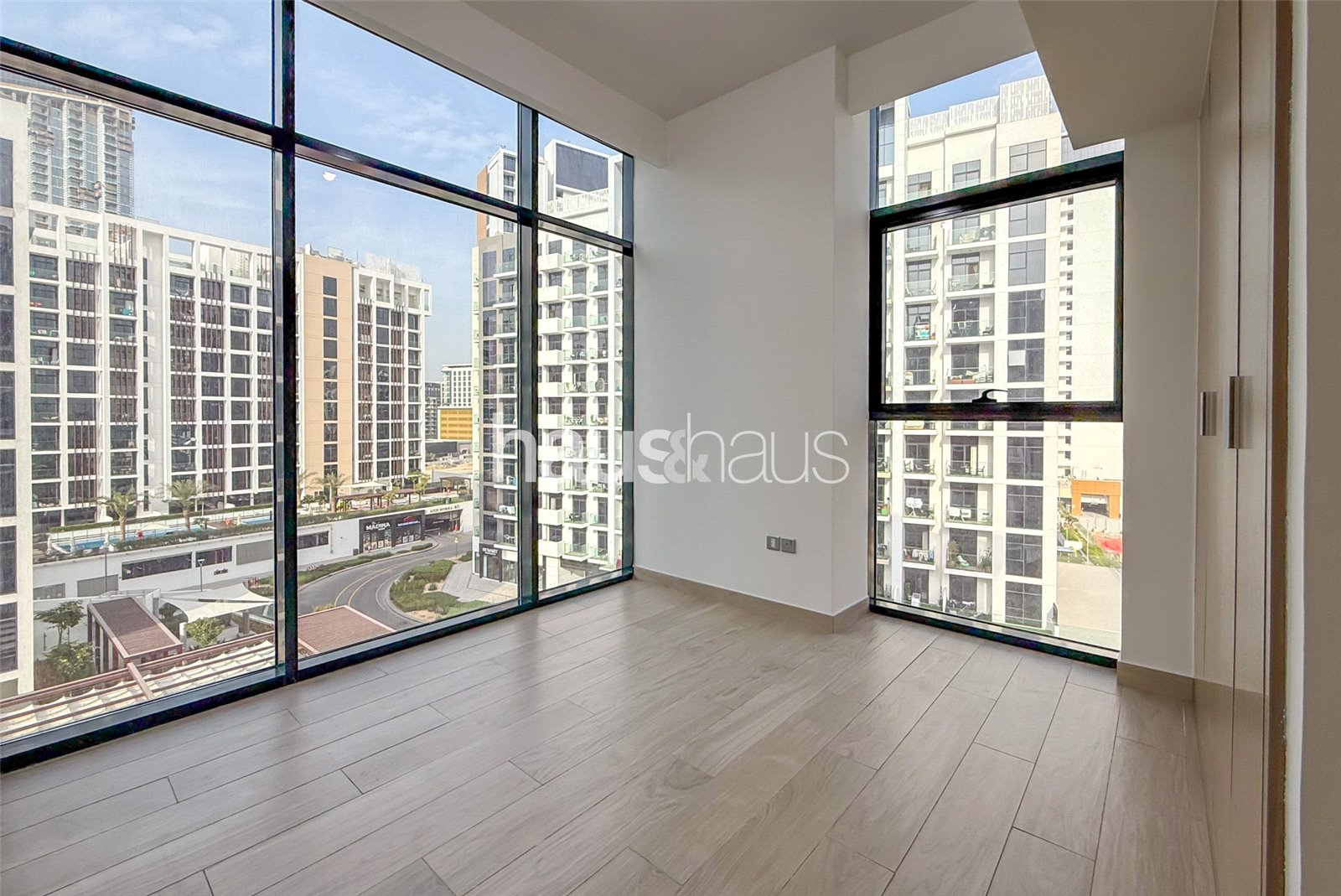 Exclusive | Corner One bedroom | Flexible Cheques