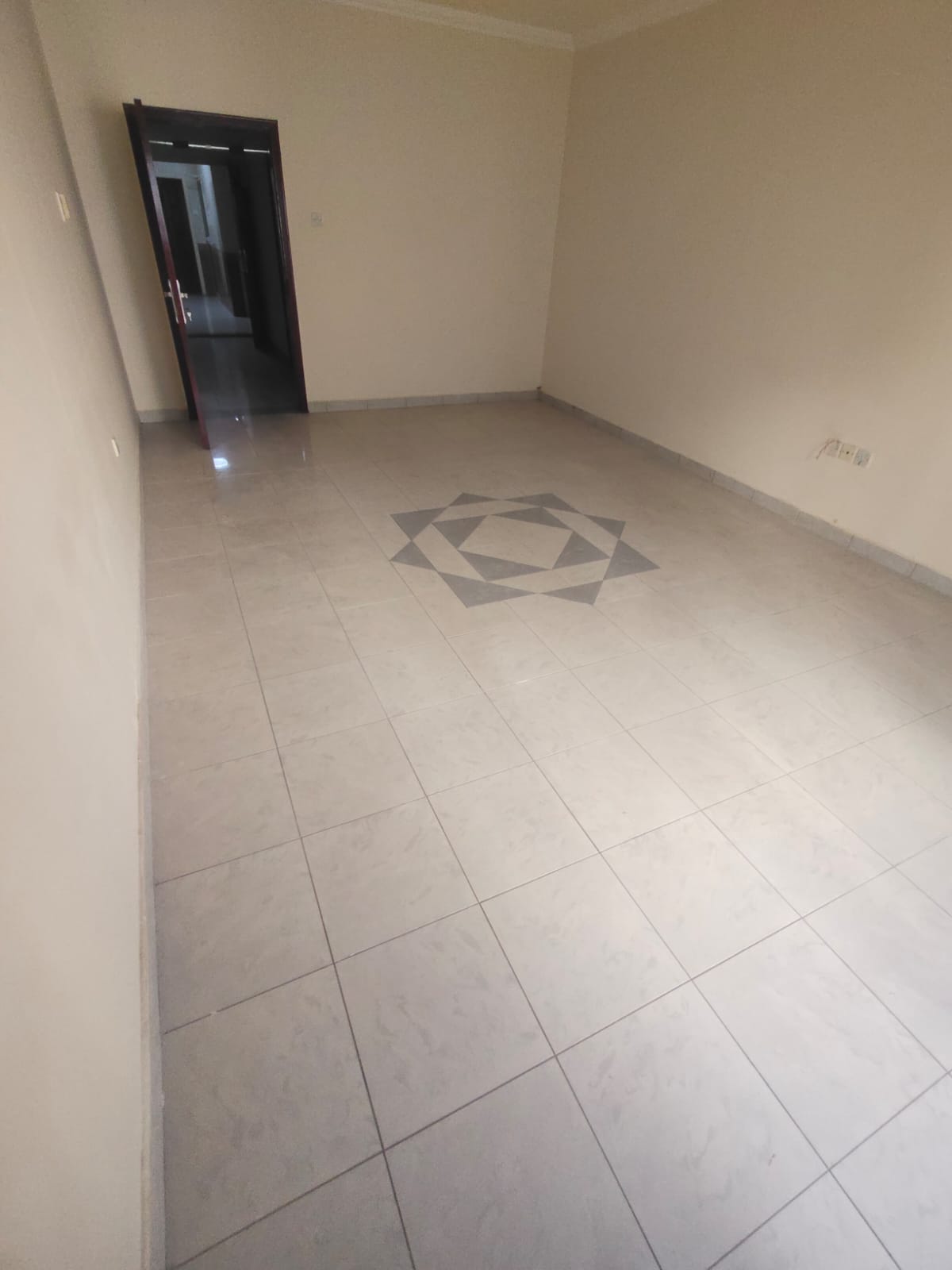 Apartment for rent in Sharjah, Abu Shagara, near the Dubai exit