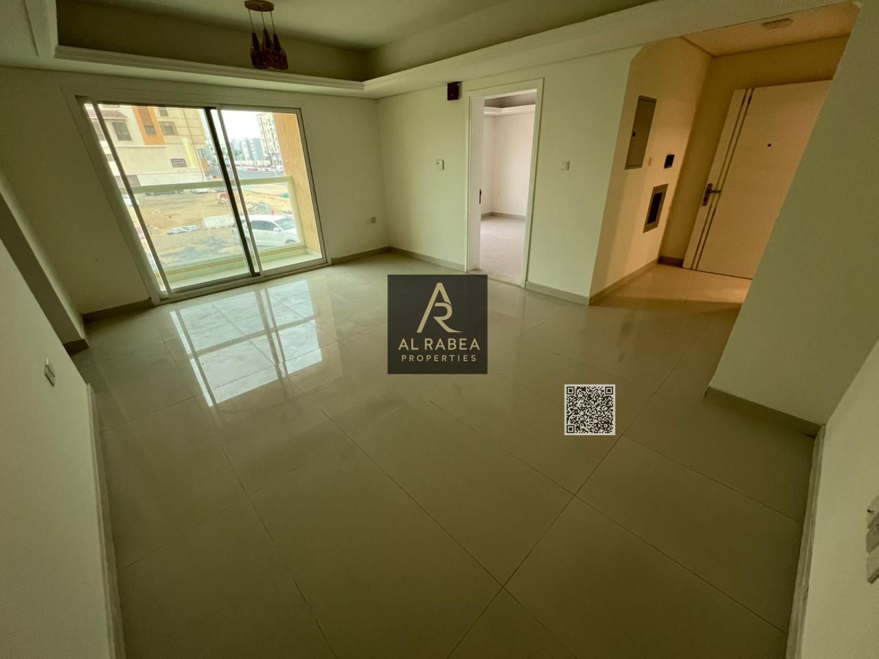 First tenant - Open view - Easy access to Dubai