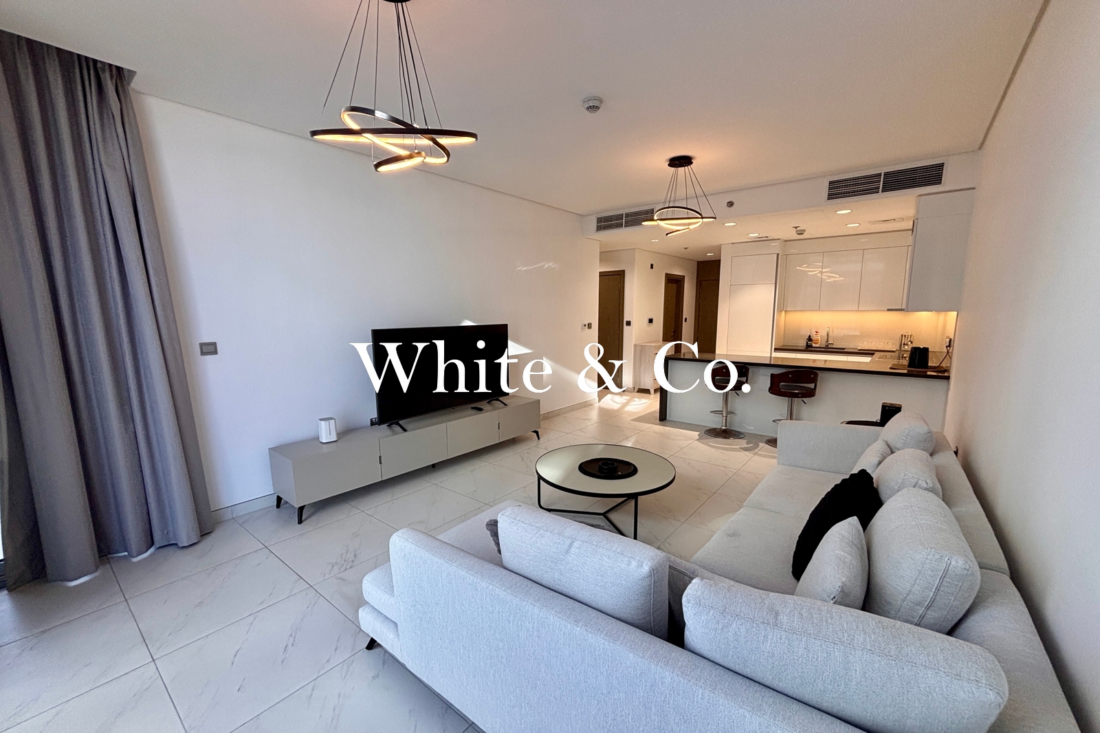Fully furnished luxury 1 bed | Vacant now