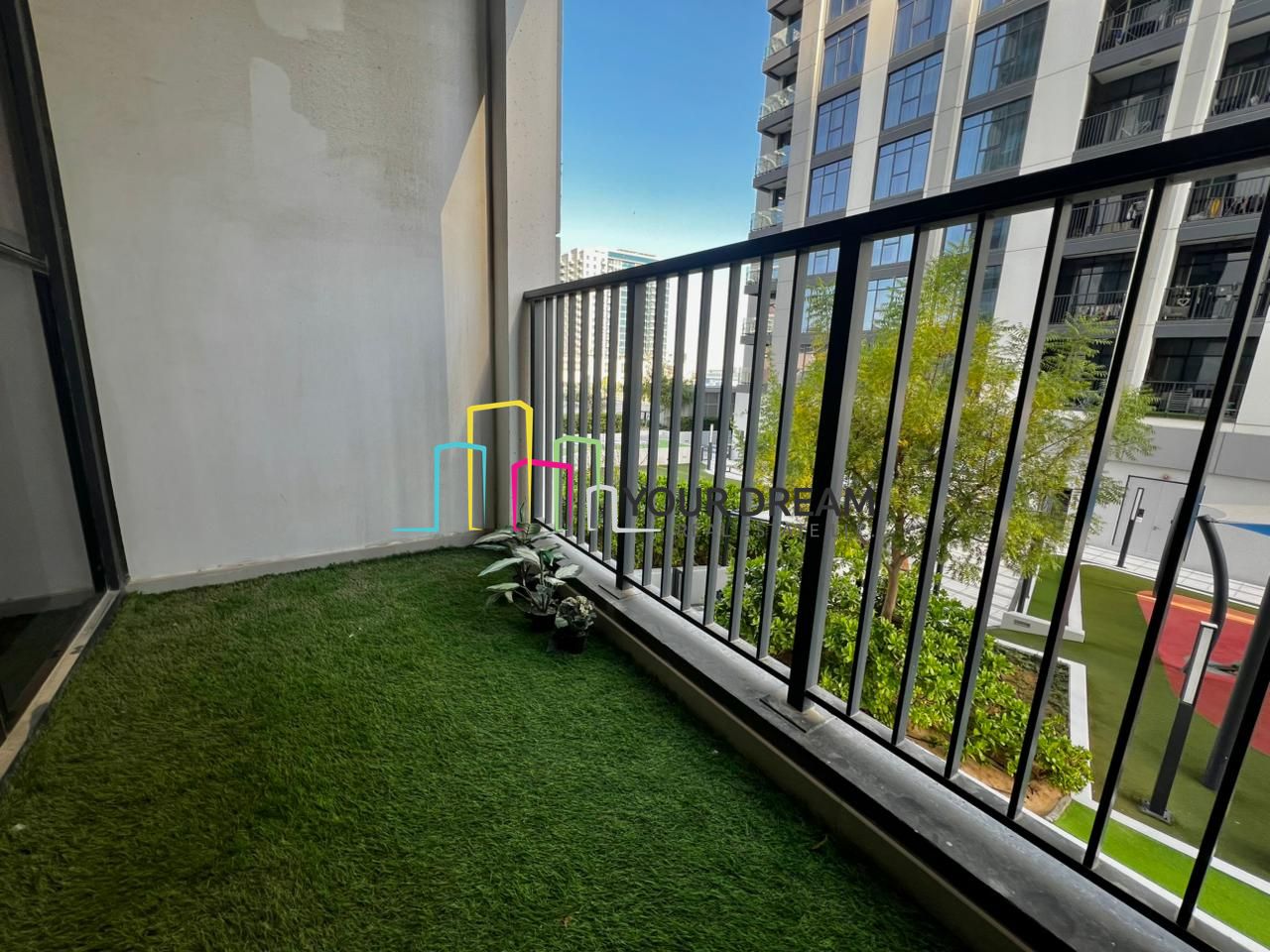 Luxury 1 bedroom Apt | Balcony | Facilities |Ready to Move