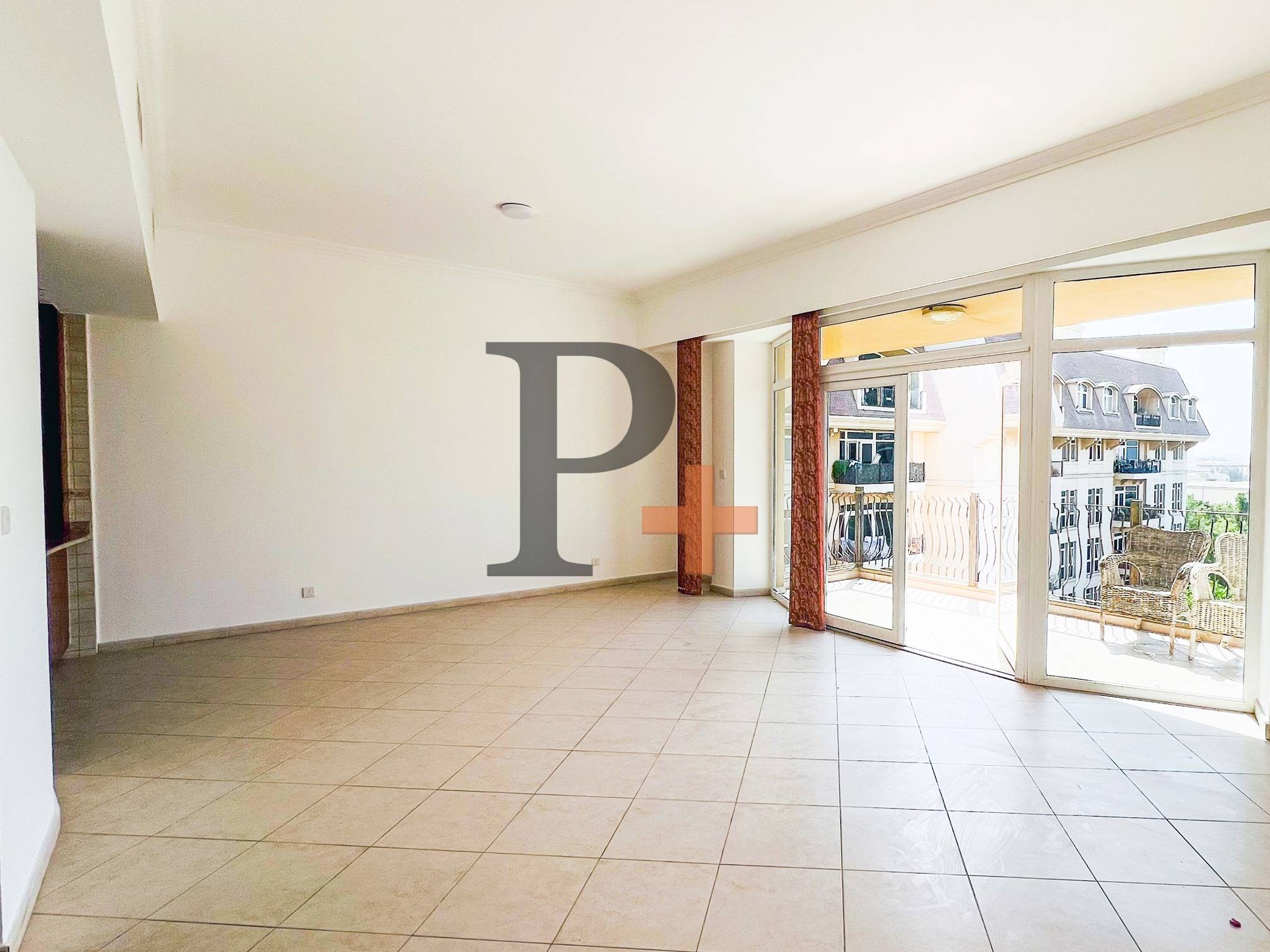 Vacant | Pool View | spacious