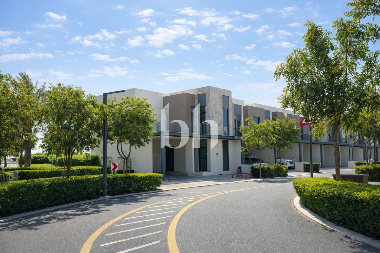 VACANT NOW | LARGE PLOT | 12 CHEQUE OPTION