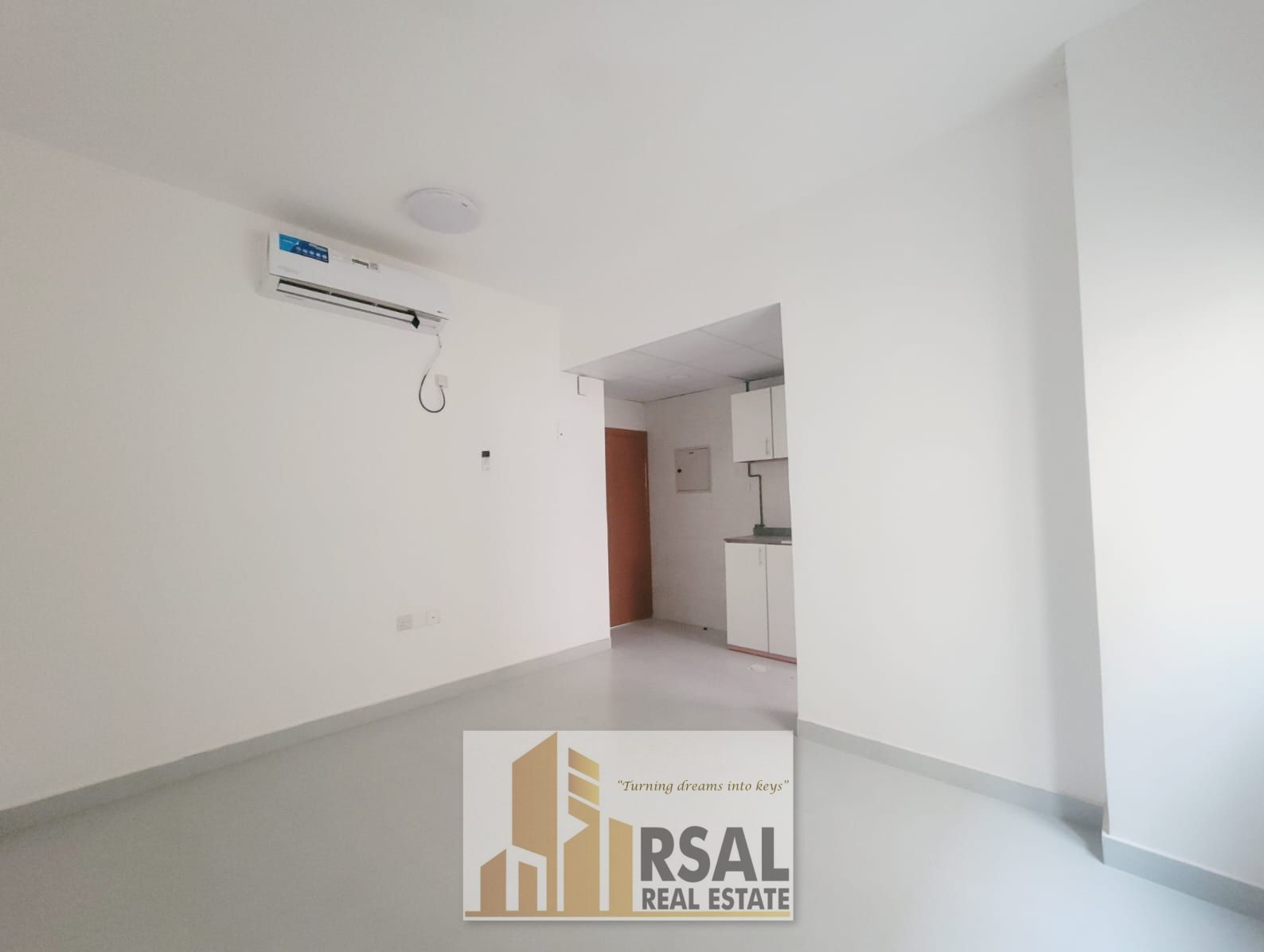 Specious Studio/Family Building/Near Safari Mall
