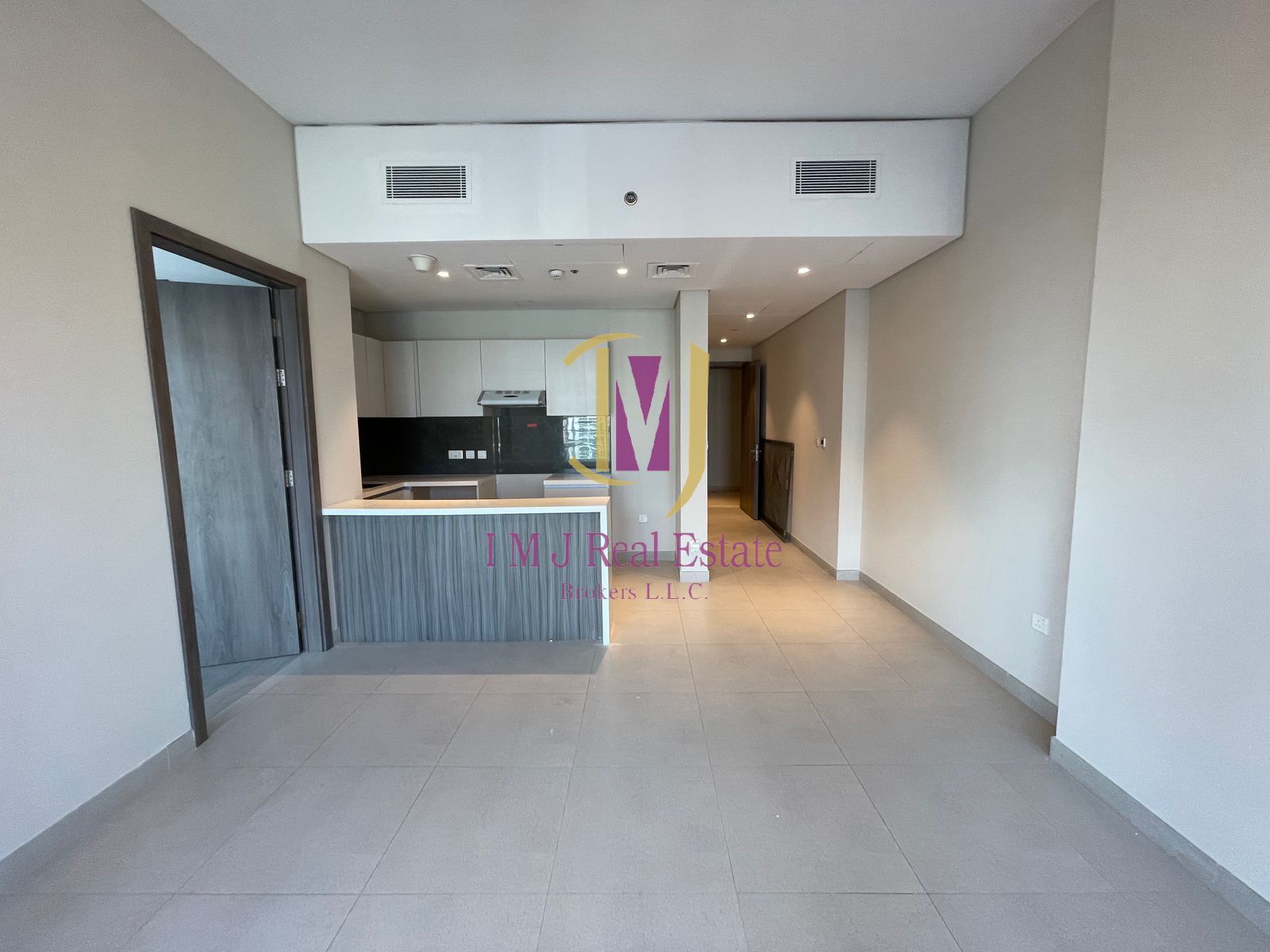Unfurnished | 1BR | High Floor | Burj Khalifa View