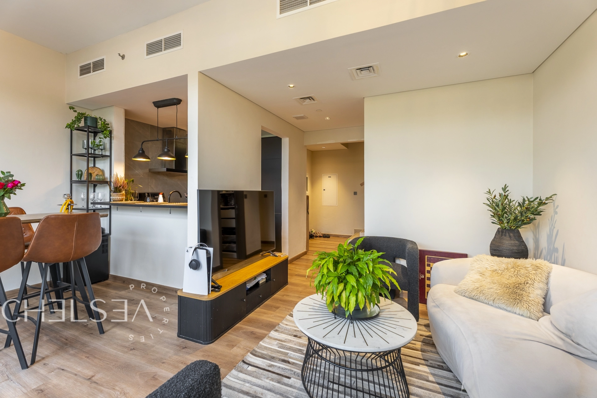 UPGRADED | PRIVATE GARDEN | DUPLEX | 2BR + MAID
