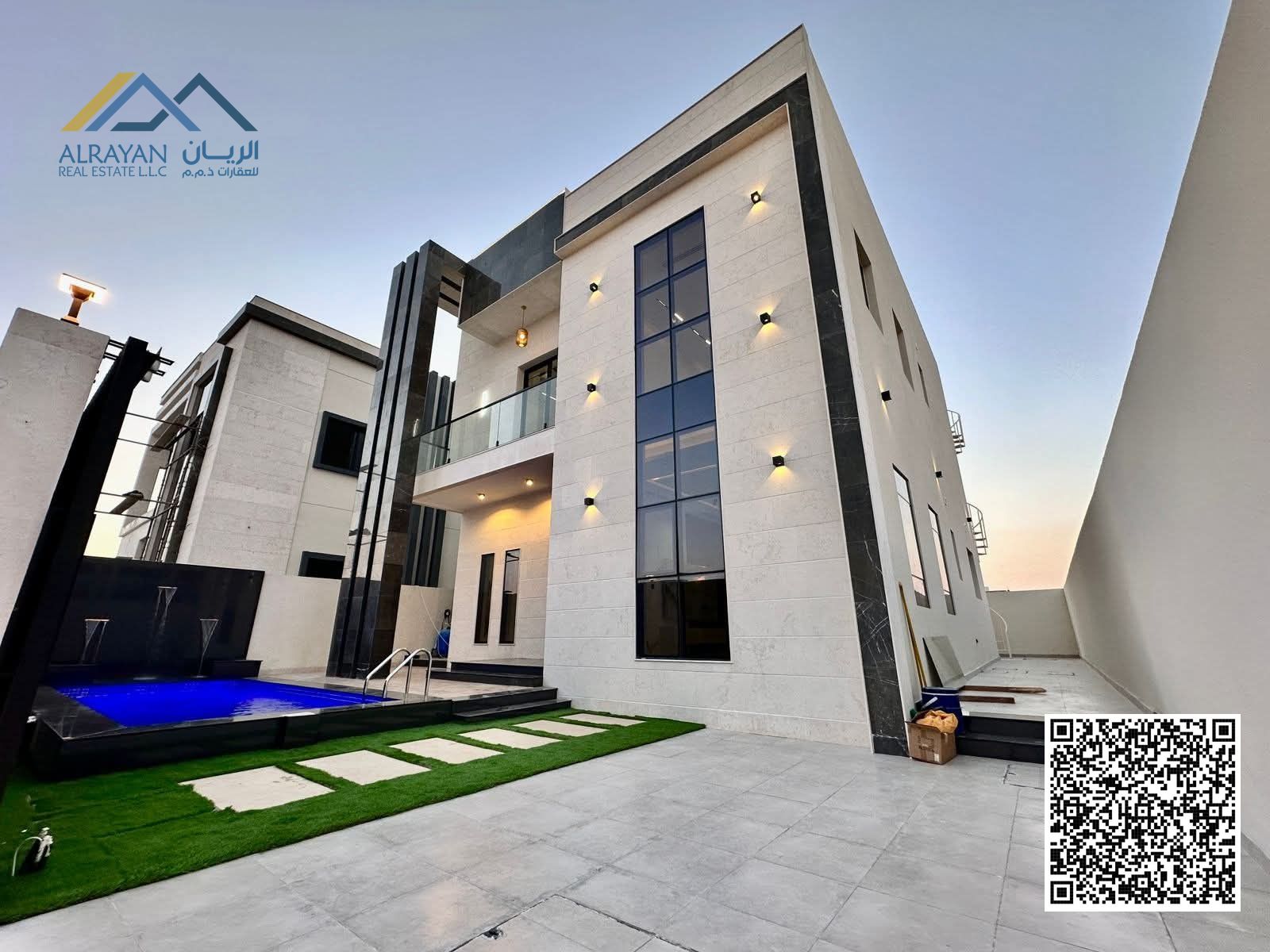 Luxury villa for sale in Ajman, Al Zahiyah area. Super deluxe finishing. The villa is in an excellent location, 11 minutes from Al Yasmin Family