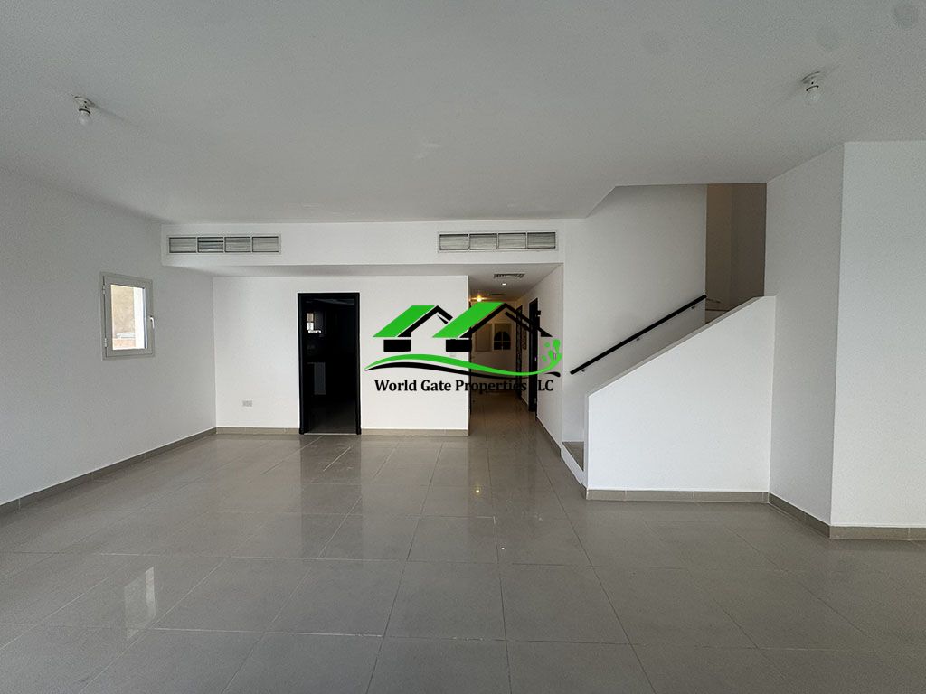 Luxury Living 5BR Villa Single Row Prime Location