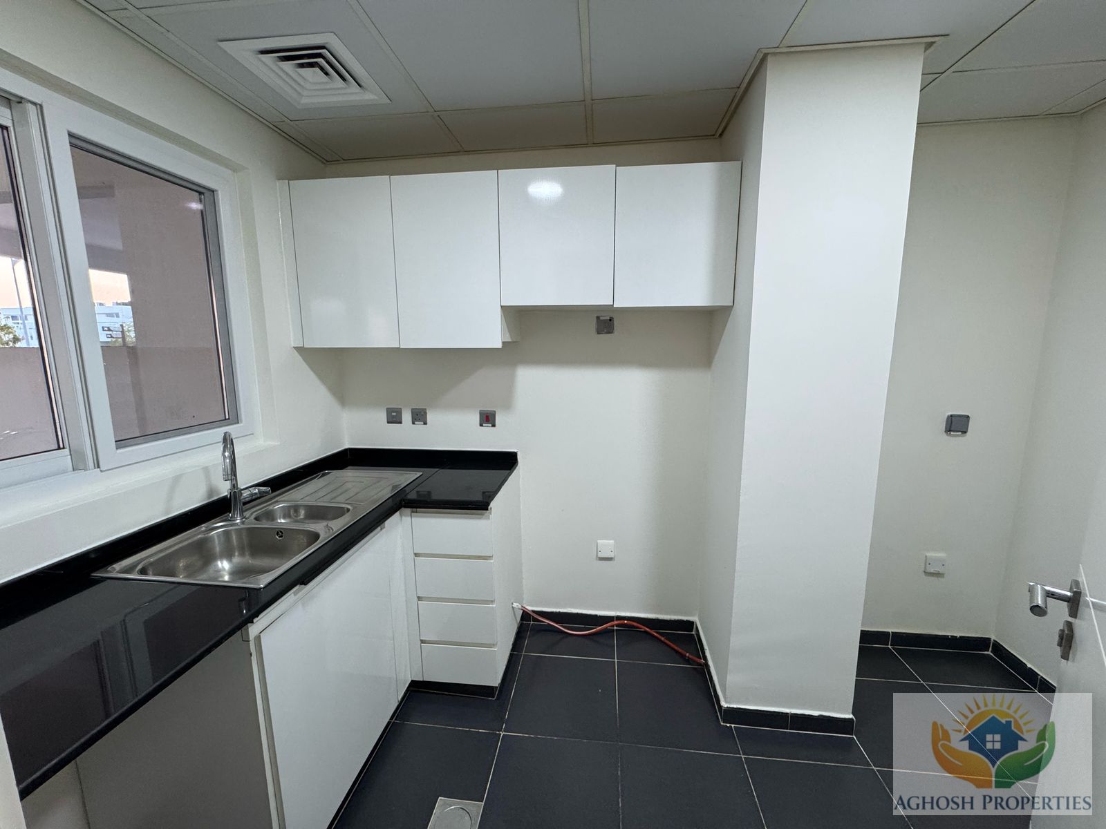 3 BEDROOM + MAID ROOM | SPACIOUS | SINGLE ROW