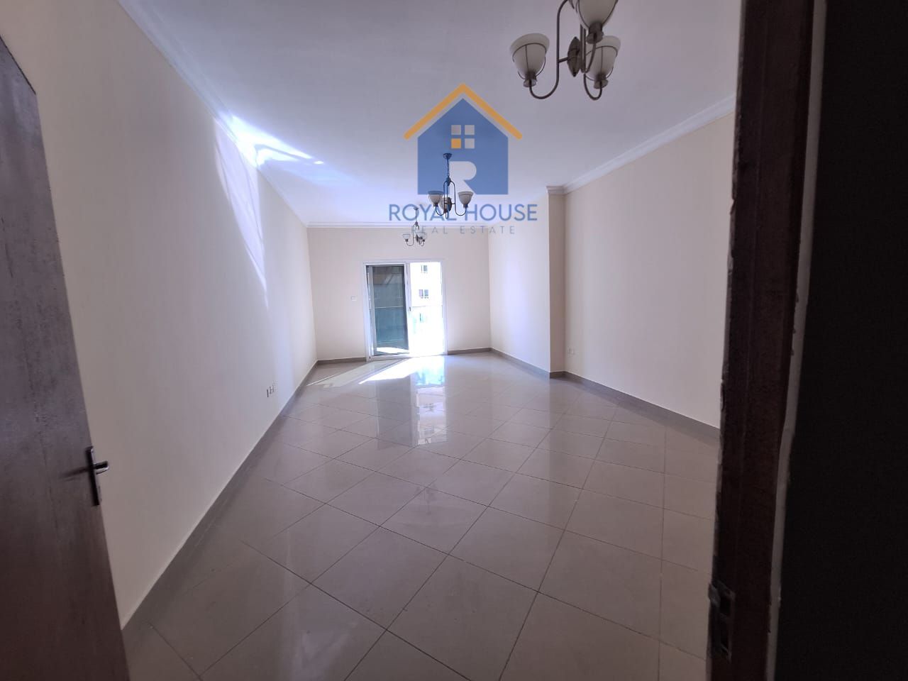 Spacious 3 BR on New Al Taawun Road: Family-Friendly Haven