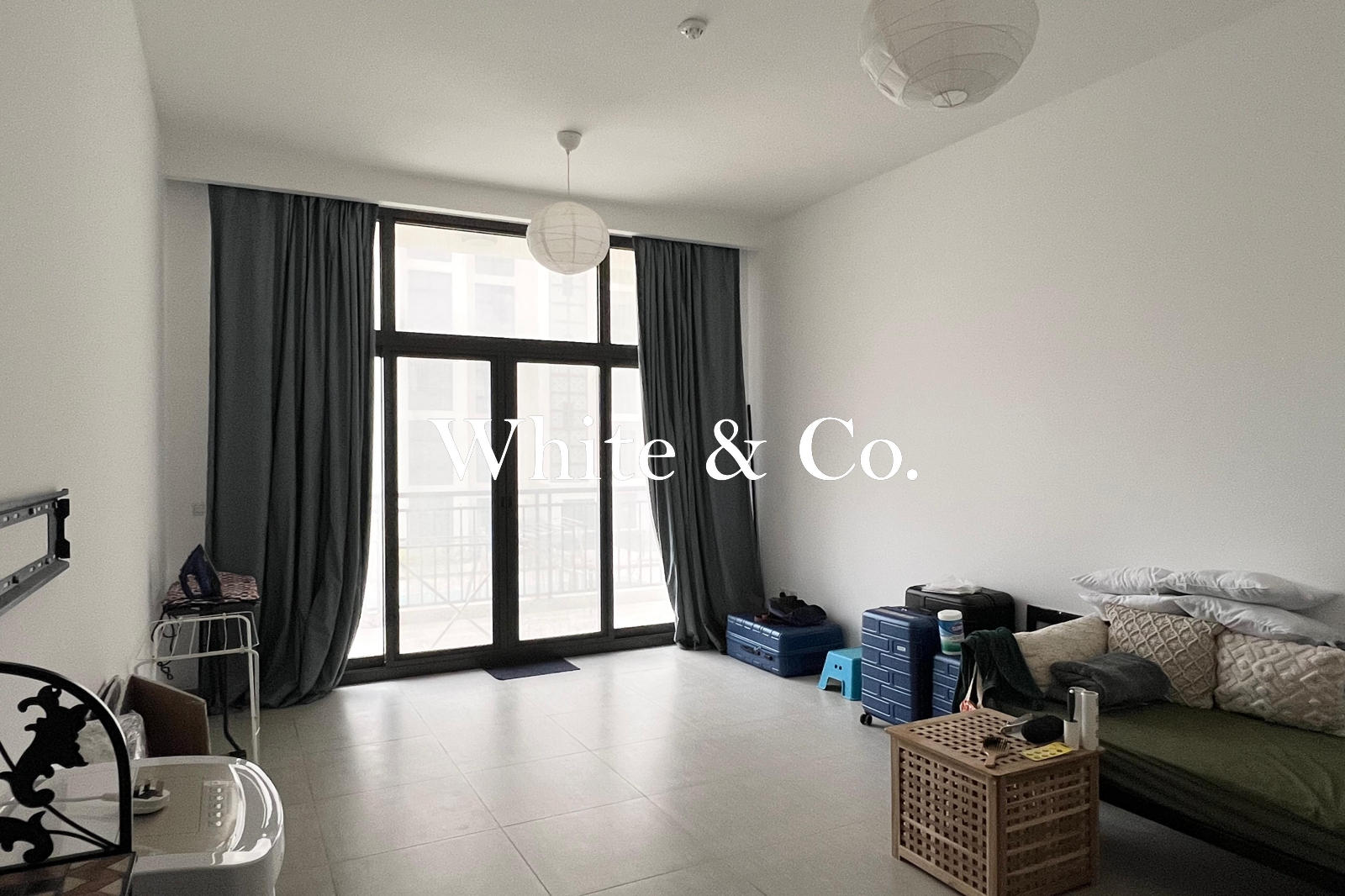 Closed Kitchen | Corner Unit | Vacant Soon