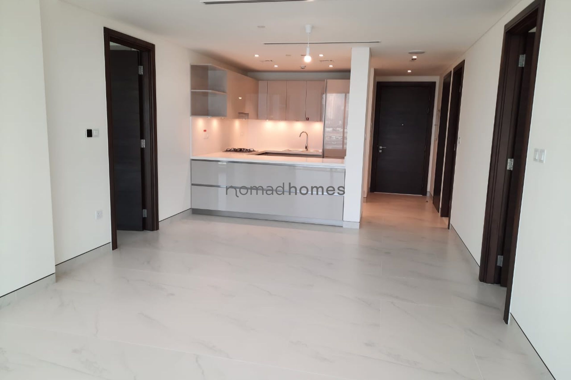 BRIGHT AND SPACIOUS | SKYLINE VIEW | BEST PRICE