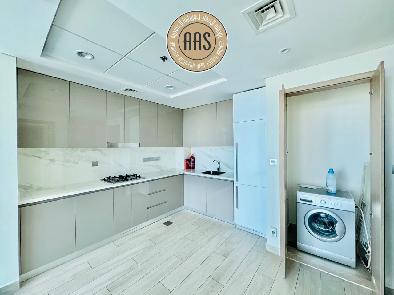 AMAZING OFFER LUXURY BIGGEST 1BHK WITH CHEAPEST PRICE AT PRIME LOCATION