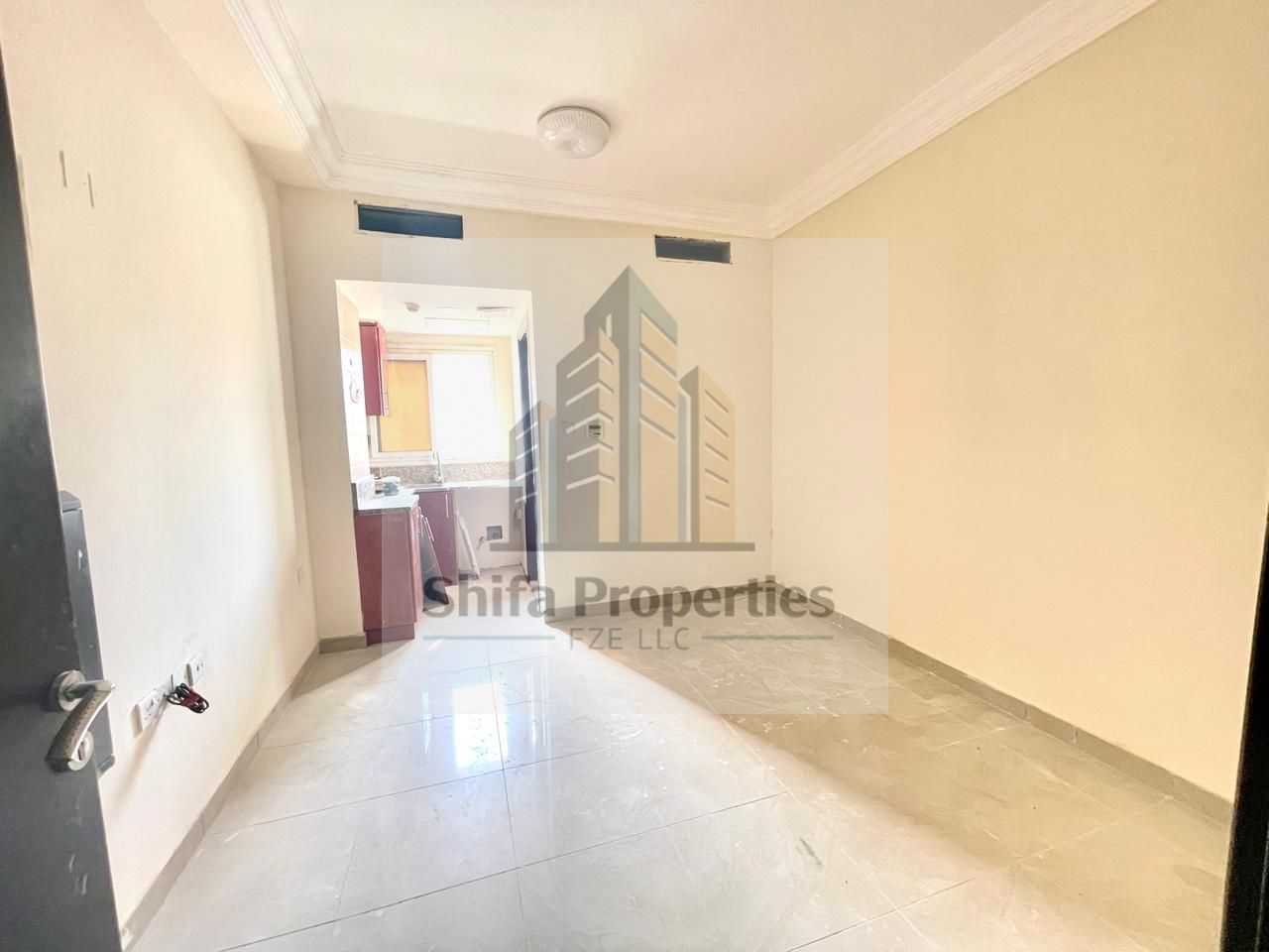 Lavish studio near to park and schools