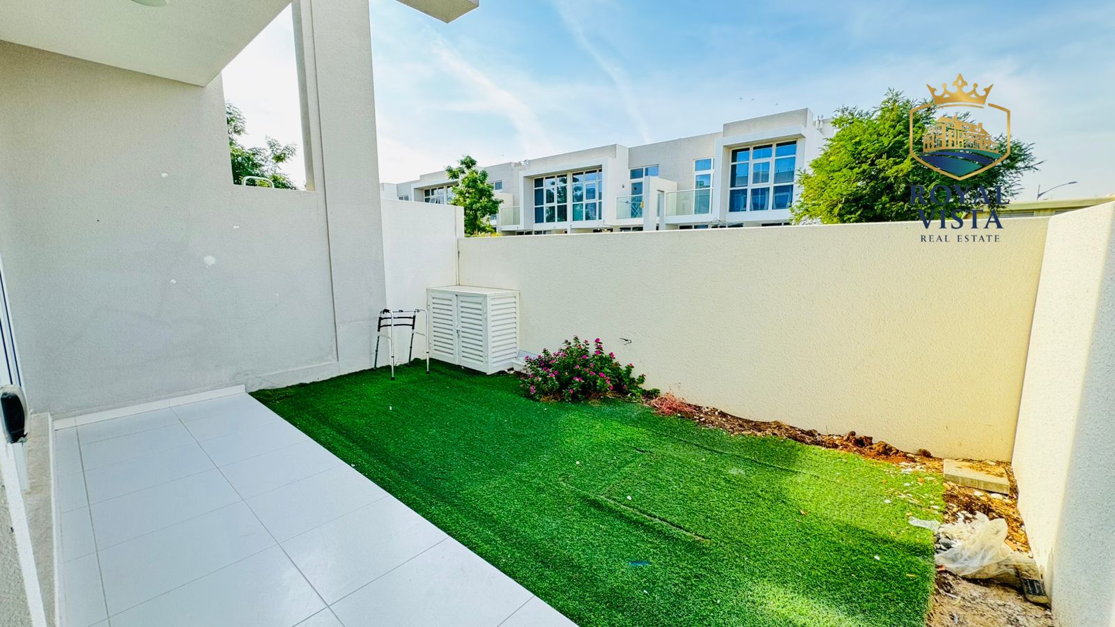 3 bedroom Specious Townhouse in Albizia Damac Hills 2 Community