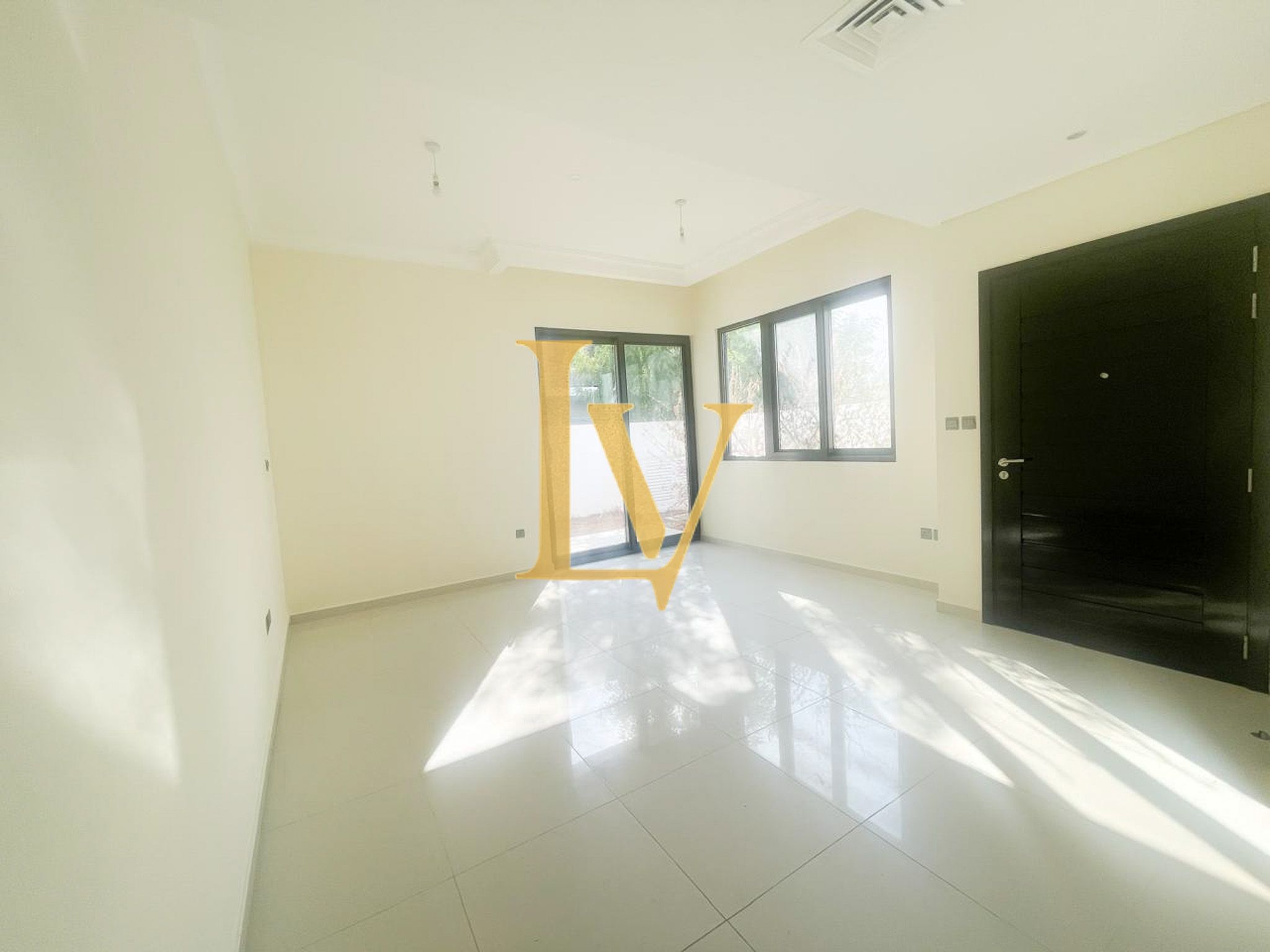 3Bed+Maid | Corner | Prime Location | Closed Kitchen