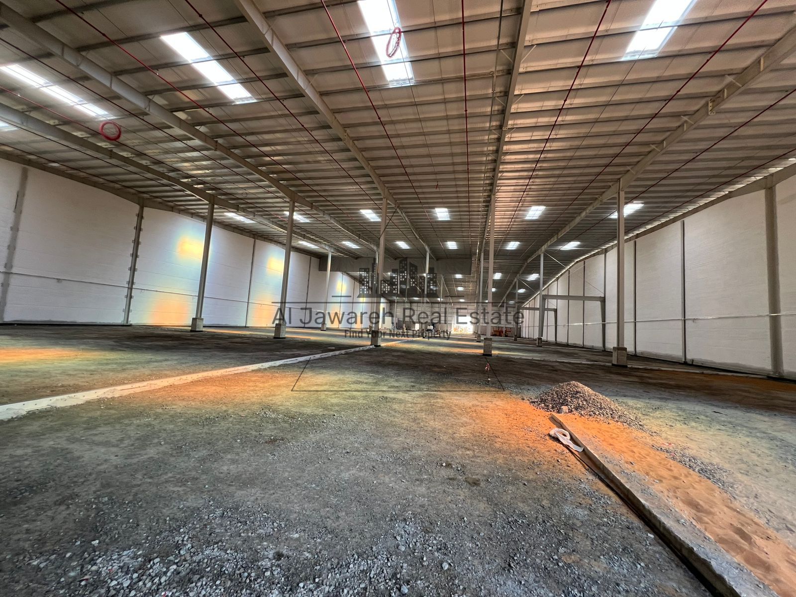 Code 3124 – Annual Rental A brand-new, first-use warehouse available for annual rent in Umm Al Quwain, offering a very large area suitable for major