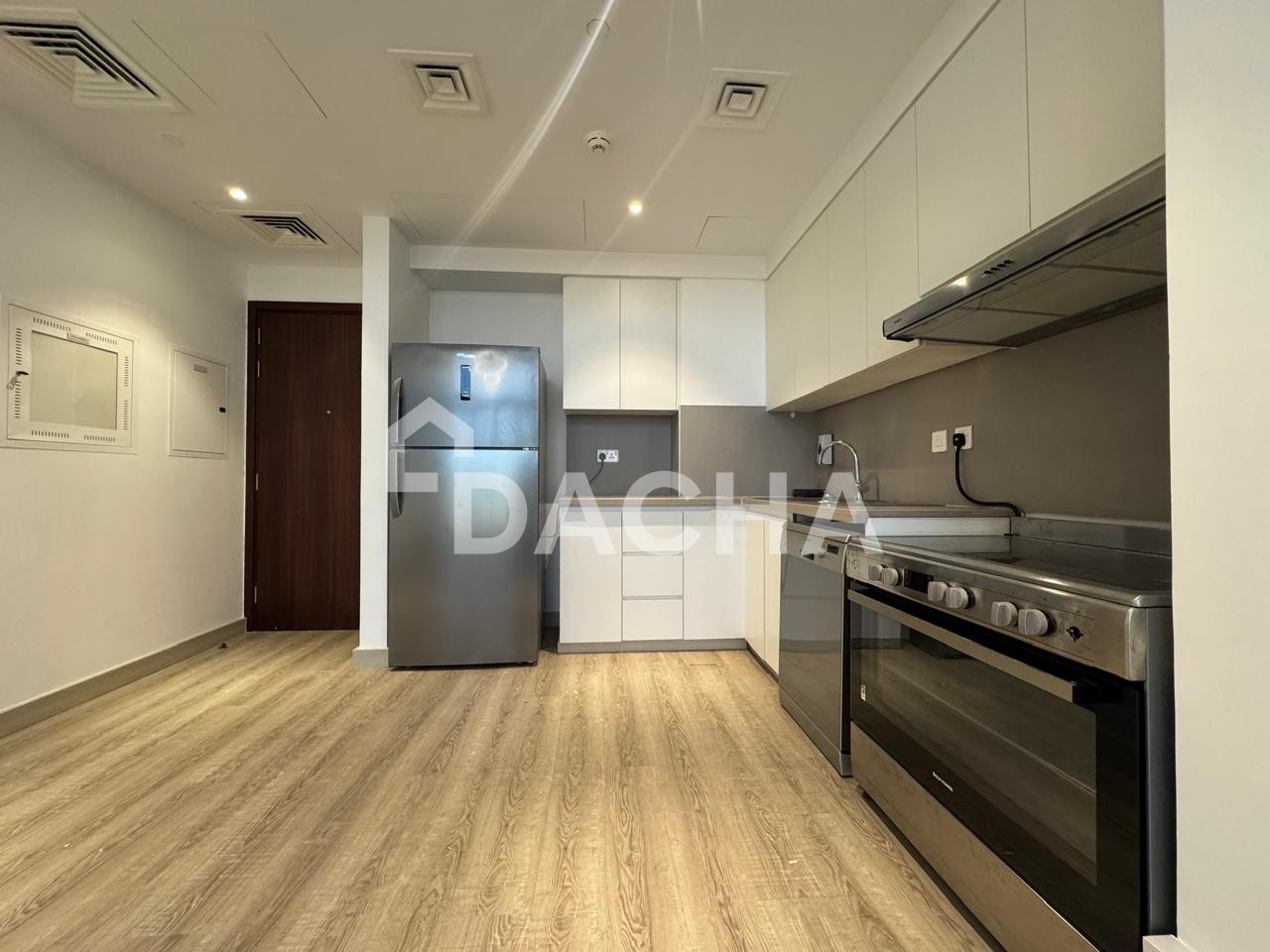 Upgraded | Vacant in May | High floor
