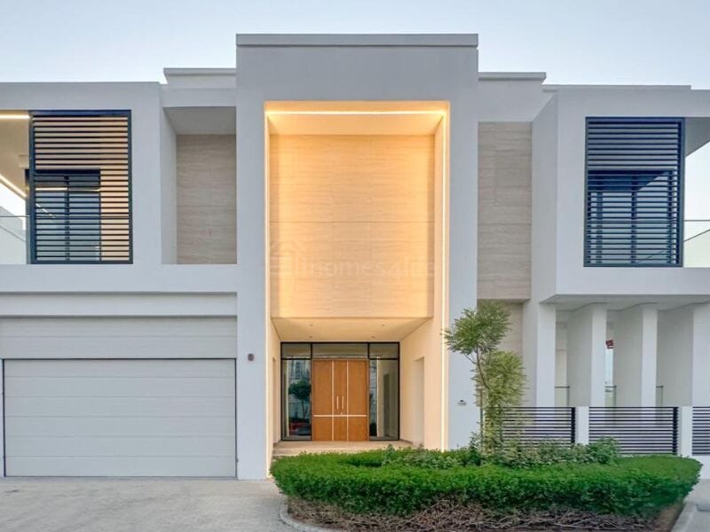 Luxury Villa | Private Pool & Garden | Elevator