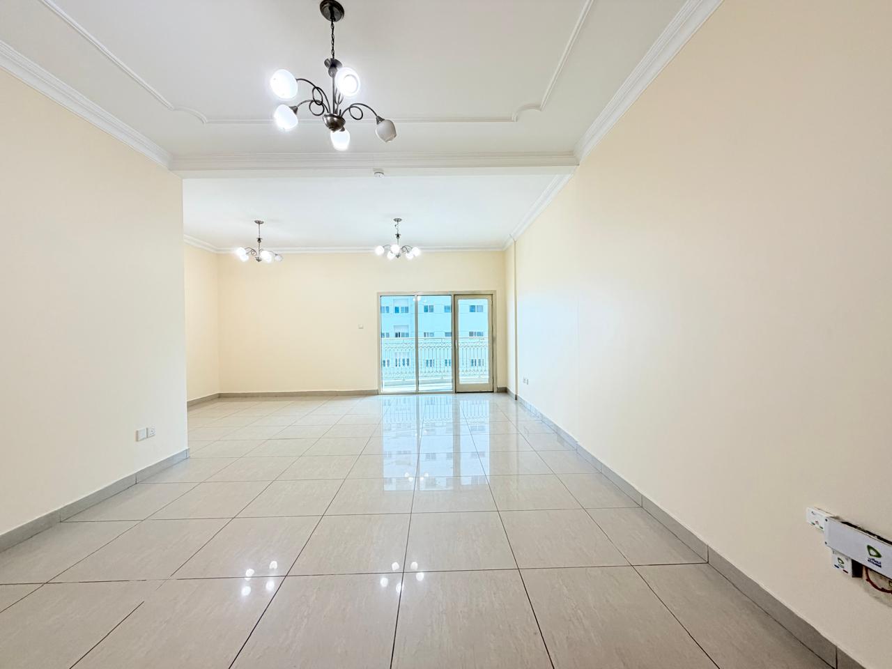 3200sqft 3bhk with maid room open view balcony hot offer central ac central gas