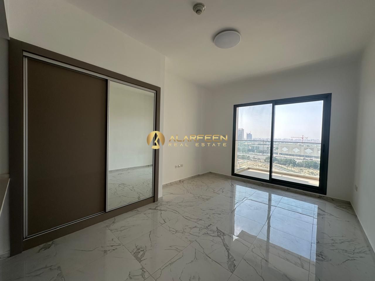 Unfurnished studio | Spacious | Kitchen Appliances