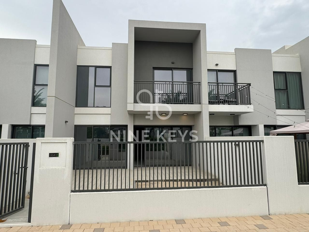 La Rosa 5 Spacious 3br + Maid | Quiet Internal Road | Ready To Move In Family Villa |