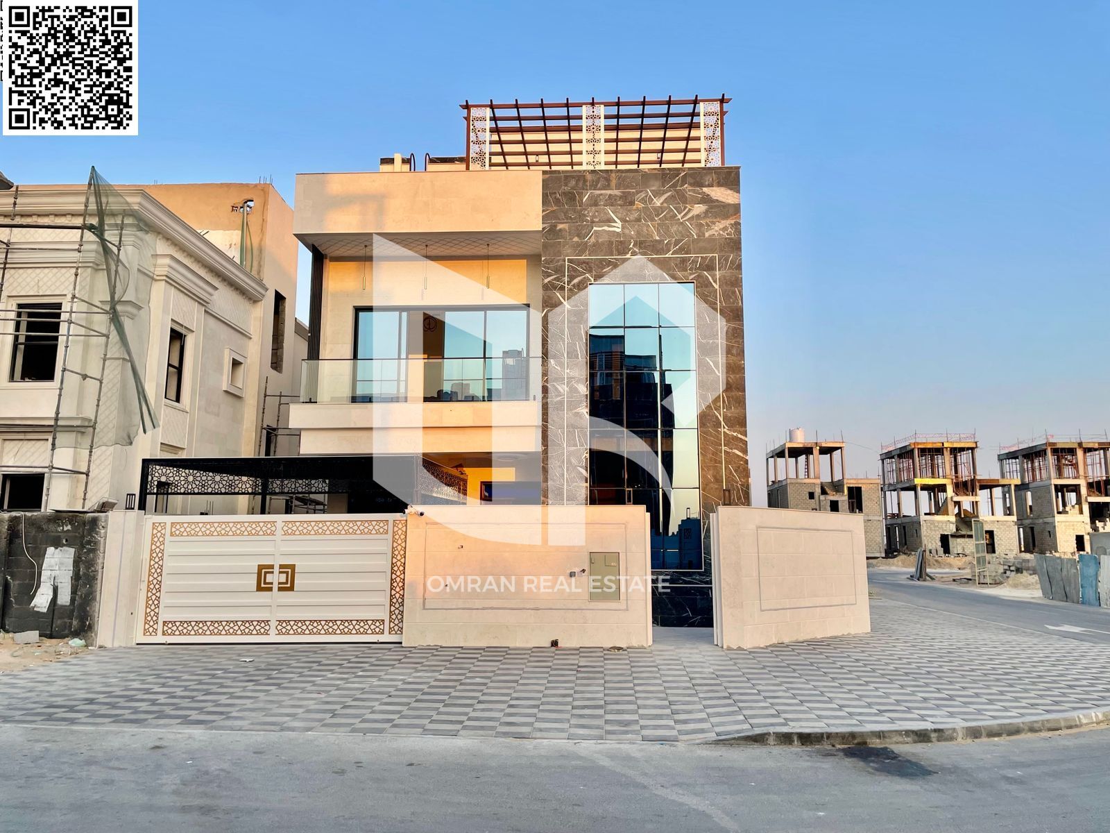 Own a corner villa with a modern design, ground floor, first floor, and roof, including registration and ownership fees and air conditioning.