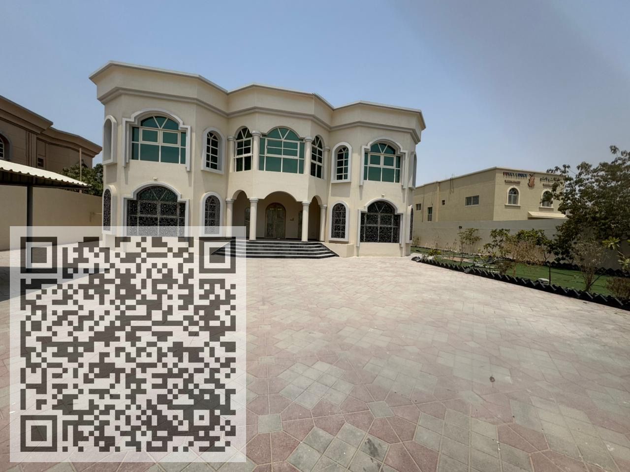 Huge Villa / Master Bedroom / Prime Location