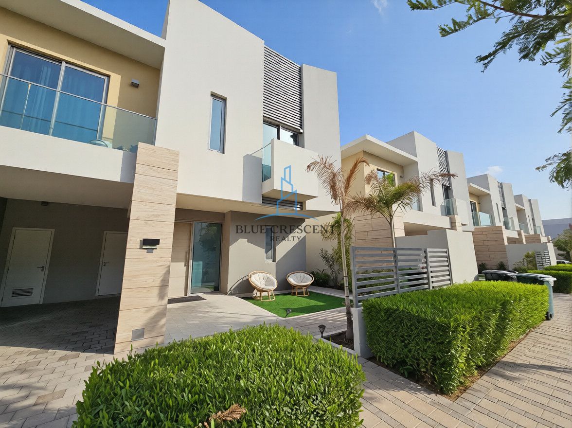 Bright & Airy Townhouses | Great Views | Top Facilities