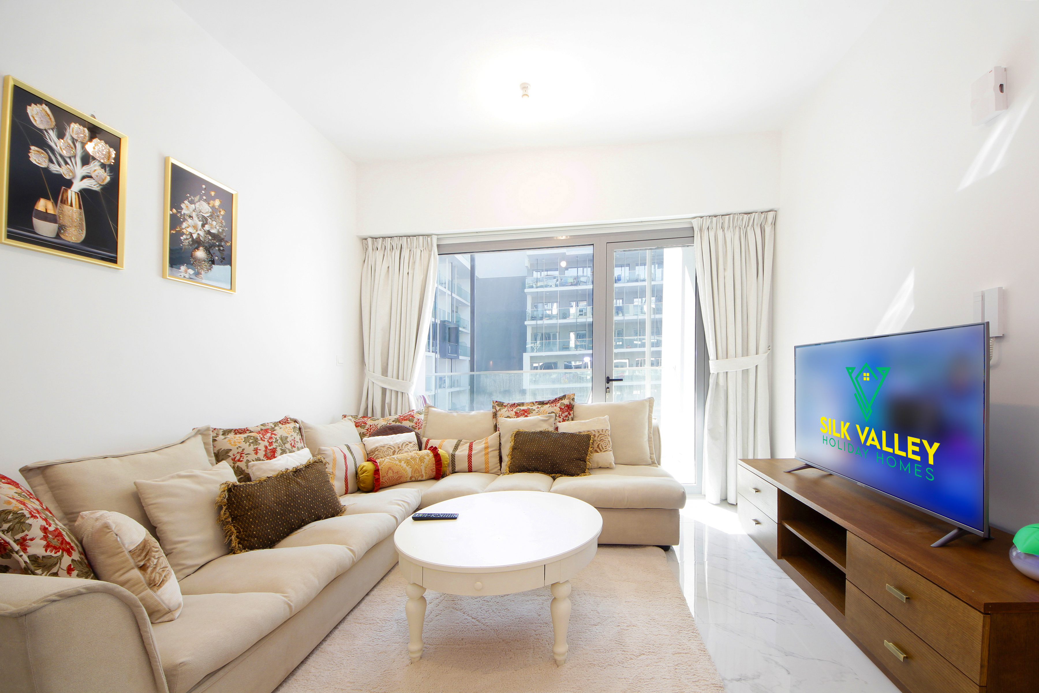 Modern 1BR | Vacant & Ready | Prime Location Near My City Centre