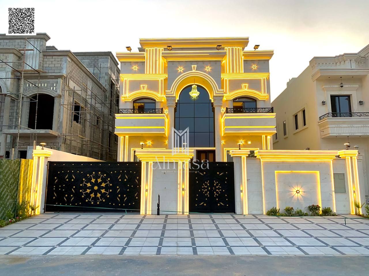 | Golden Opportunity: Spacious Classic Villa with Luxury Roof – Freehold