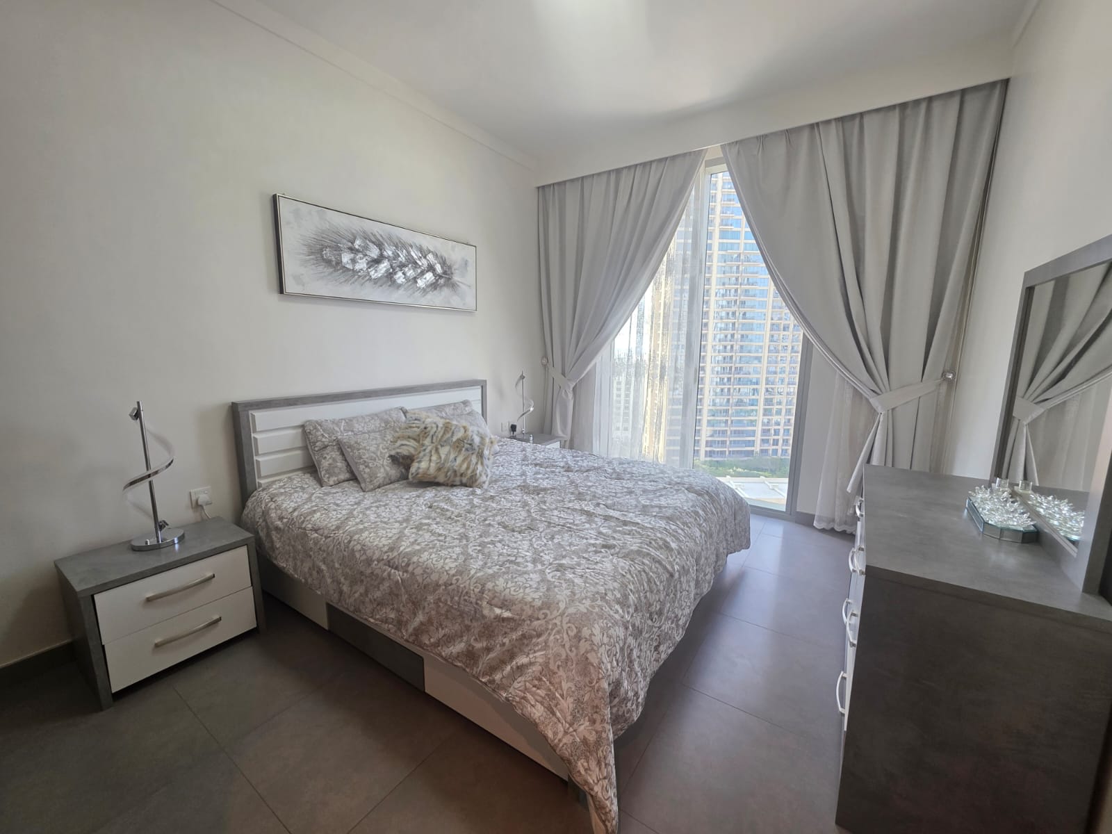 Furnished One Bedroom Luxury Creek Gate Tower 2 - Vacant
