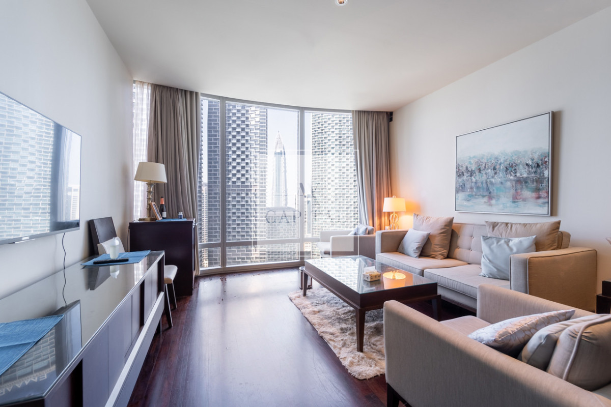 1 BR in Burj Khalifa | Luxurious | Fountain View
