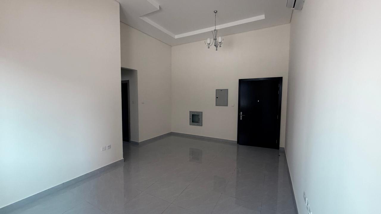 First occupancy, excellent price, one bedroom and living room, prime location, superb finishing, maintenance included by the owner