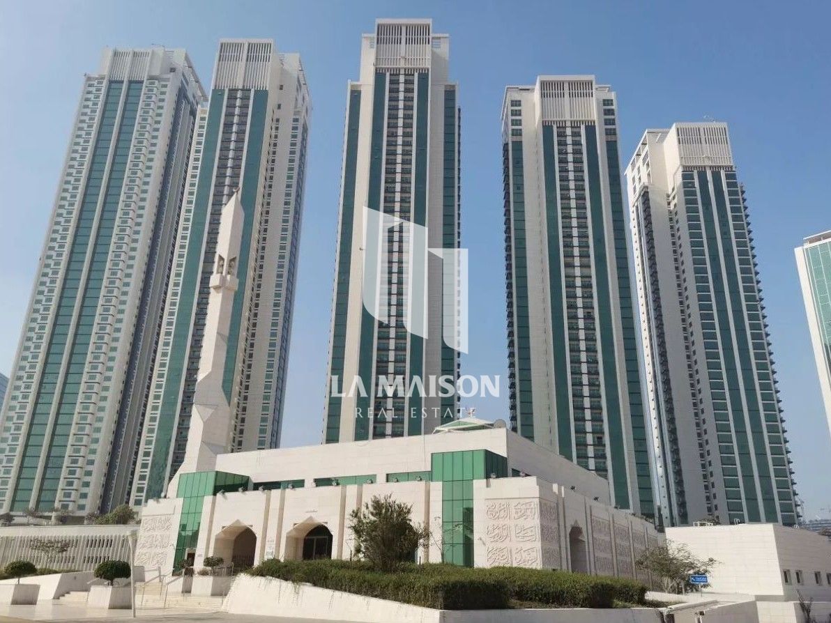 Modern | Spacious | Renovated | Vacant | Sea View