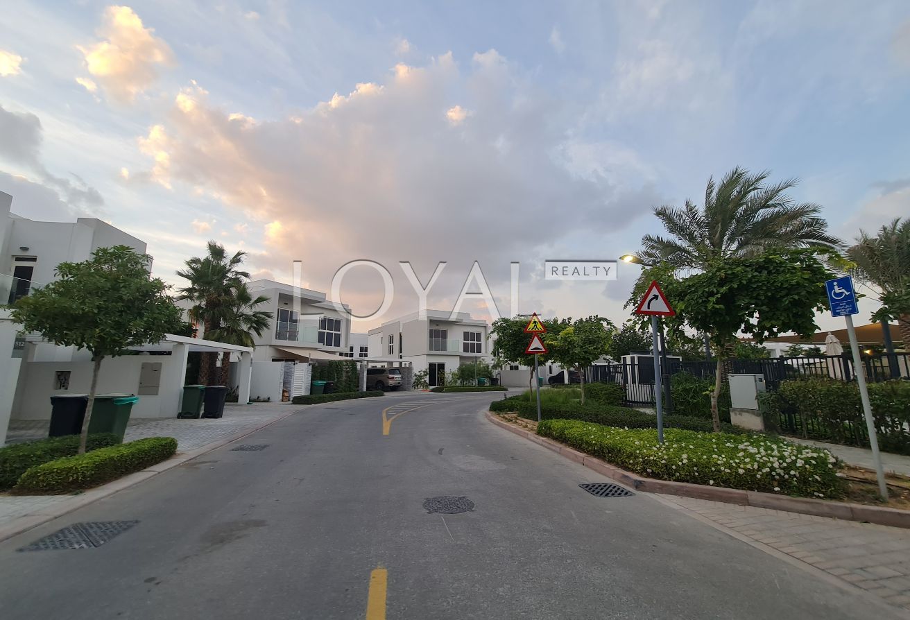 4 BR+ Maid | Spacious Layout | Well Maintained