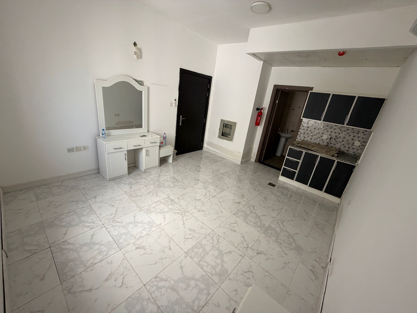 Studio apartment for rent in Al-Nuaimiya area, near Kuwait Street.