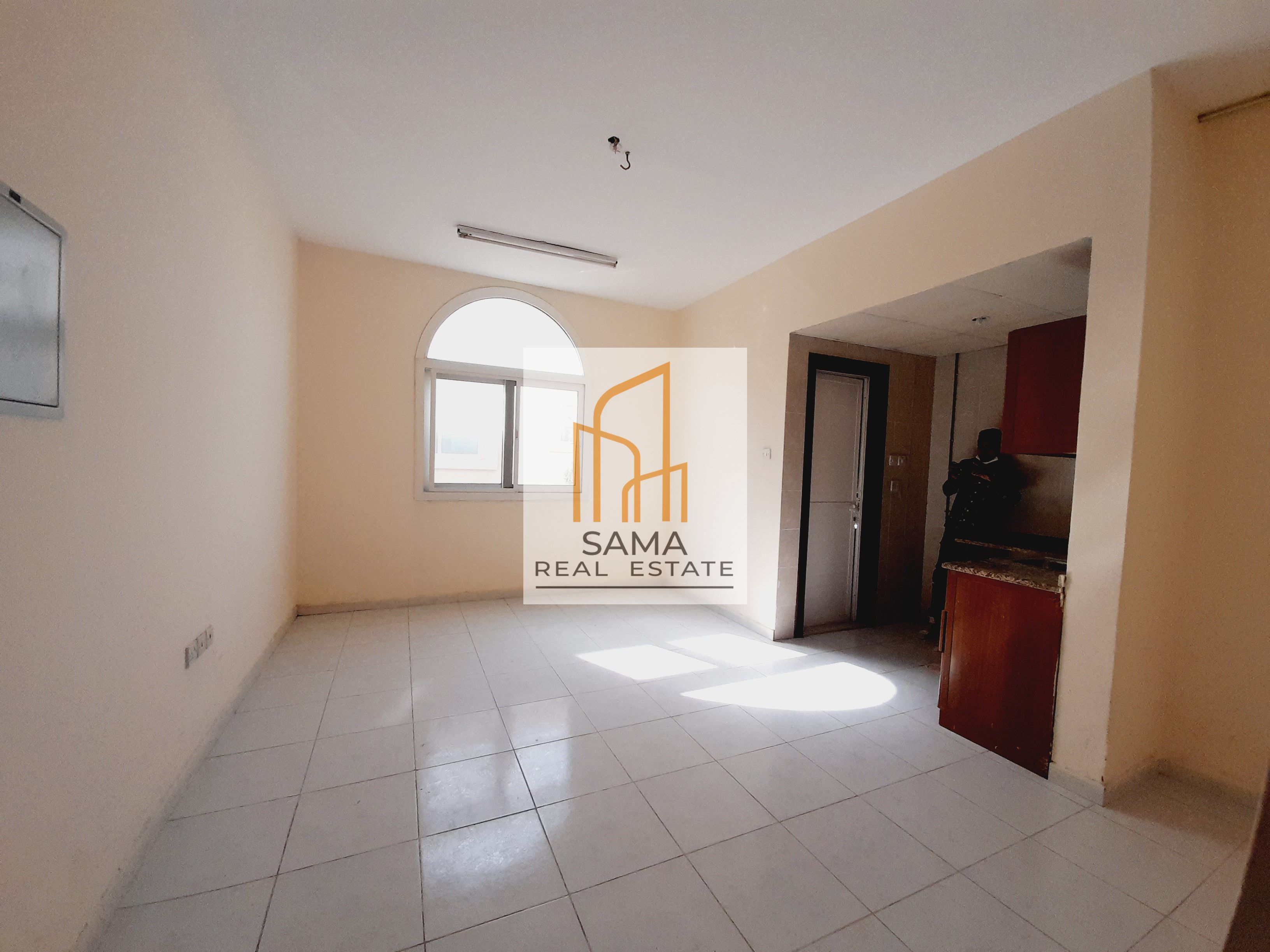 BIG SIZE STUDIO APARTMEN 25K GOOD LOCTION MUWAILEH