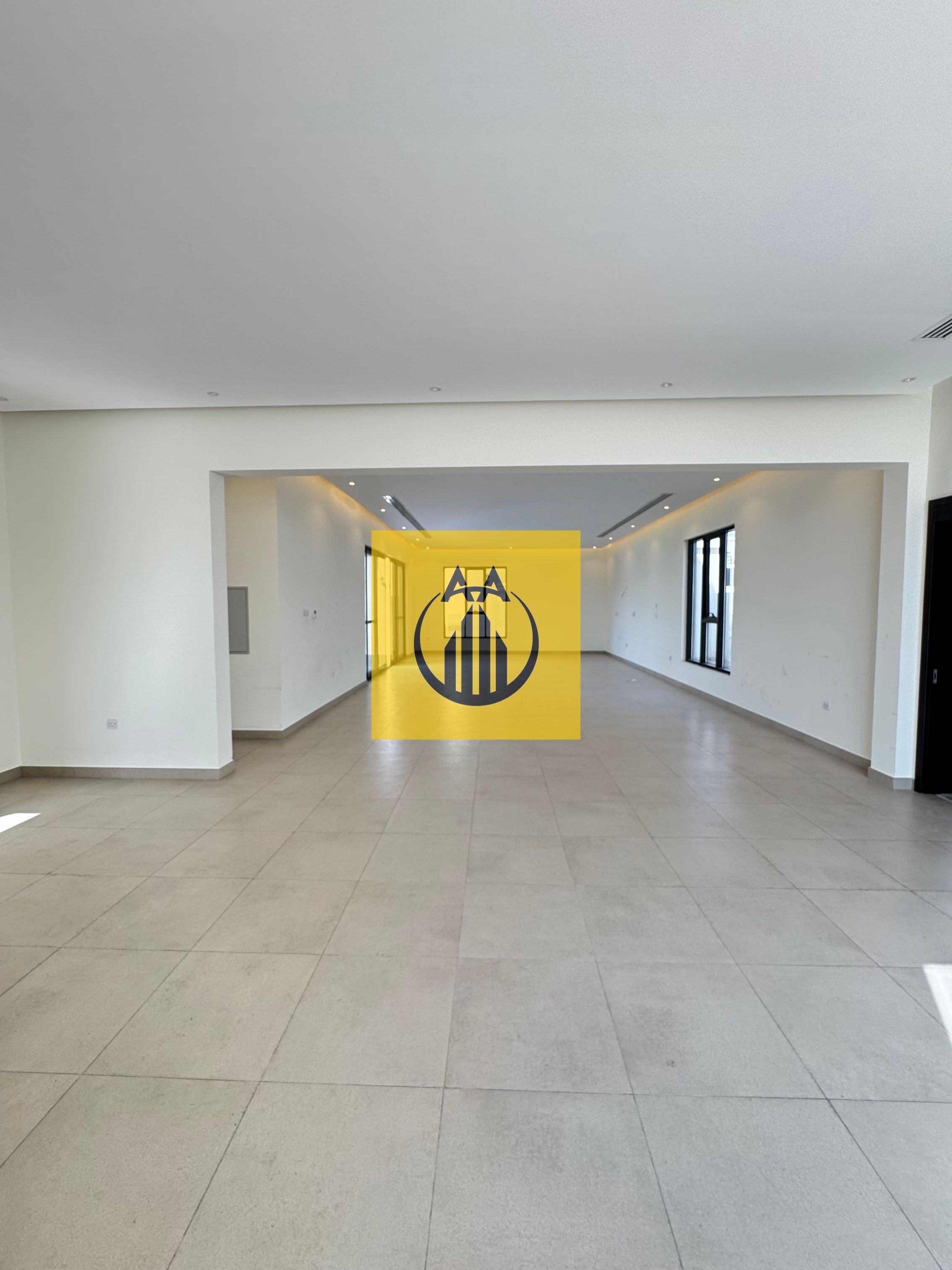 Villa for rent in al athbah erea 5 master bedrooms+ big hall