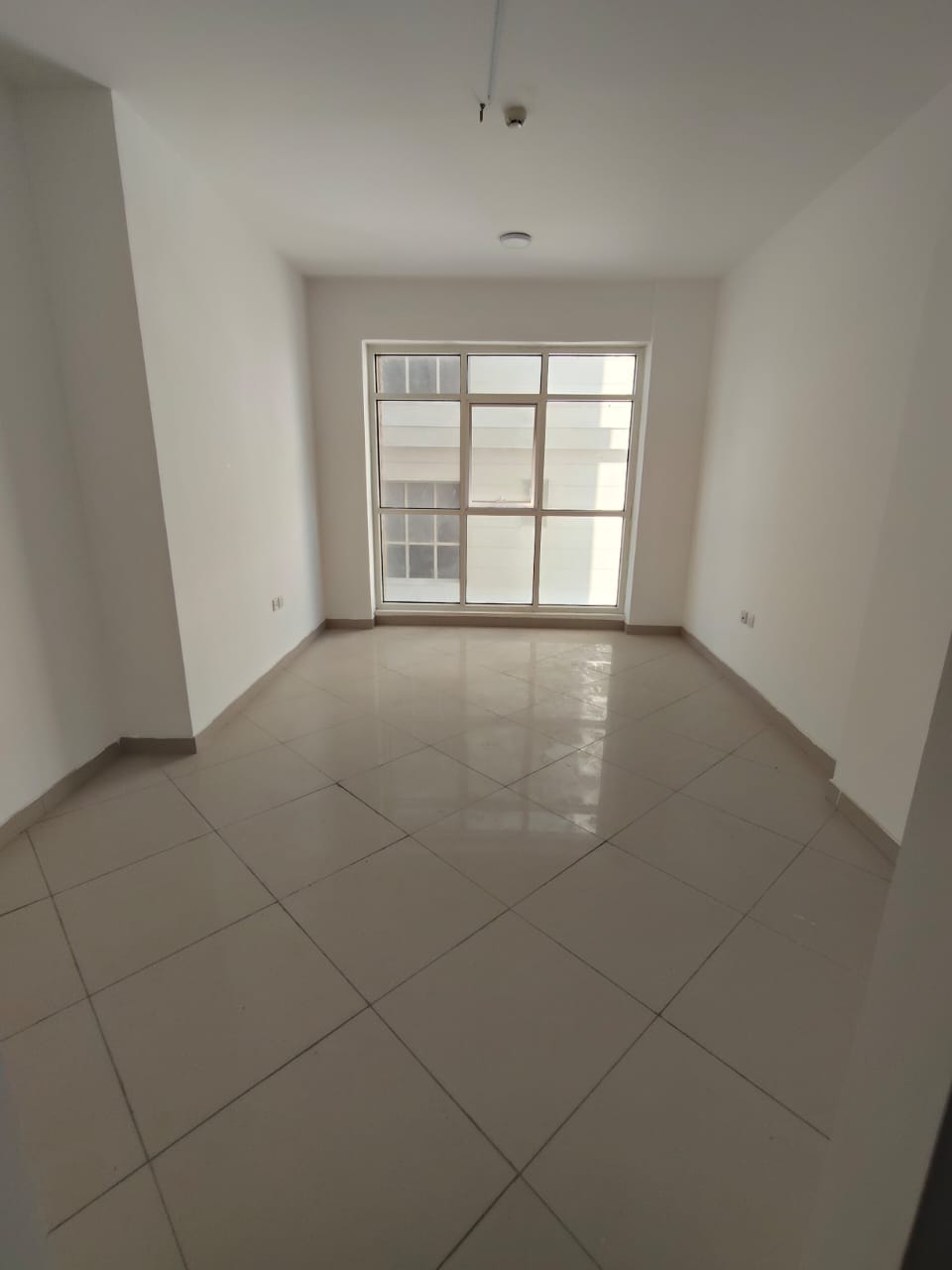 Second floor apartment Bedroom and living room, 2 bathrooms Spacious Muaileh