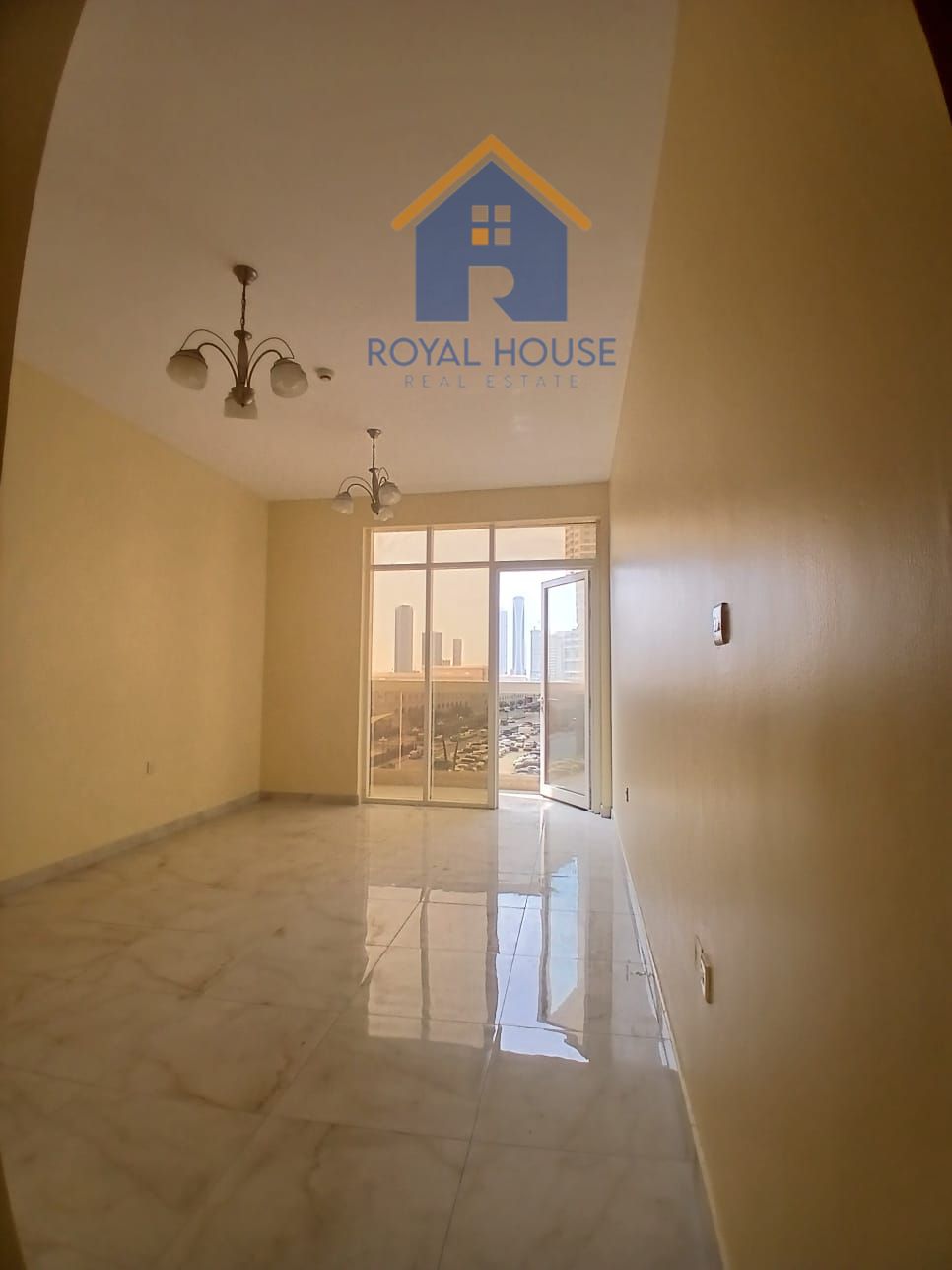 Stylish 1 BR in Al Shahid Tower: City Views & Modern Comfort