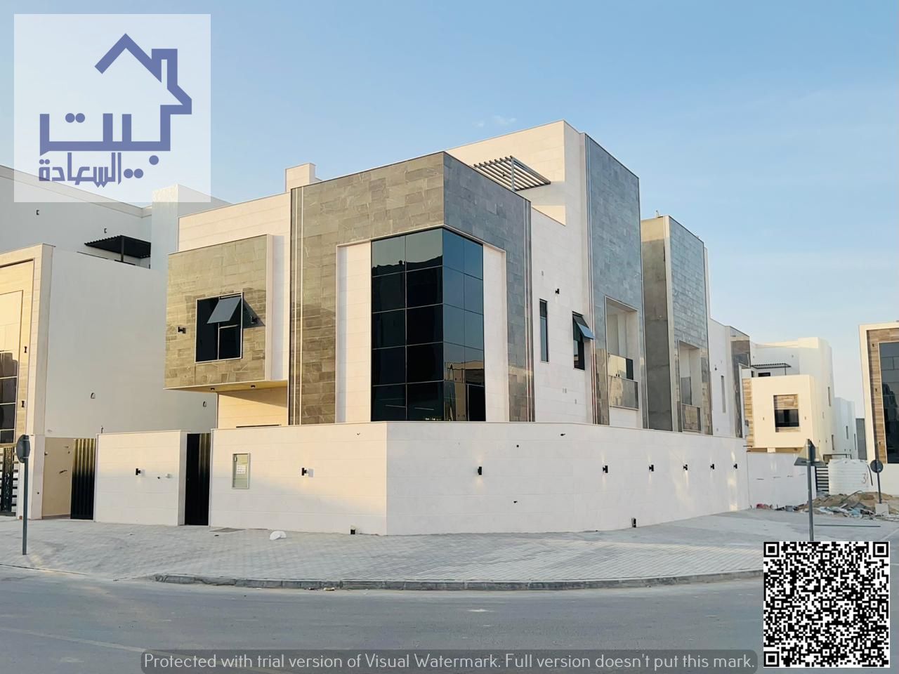 Modern luxury corner villa for sale in Al Helio 2. Two floors, corner on two streets, majlis, 2 halls, 6 master bedrooms, 8 bathrooms, super deluxe fi