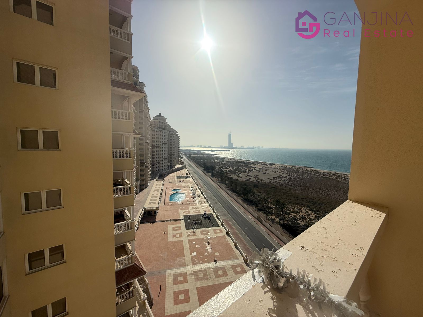 Royal Breeze 5: Elegant 1 BR Apartment with Sea View