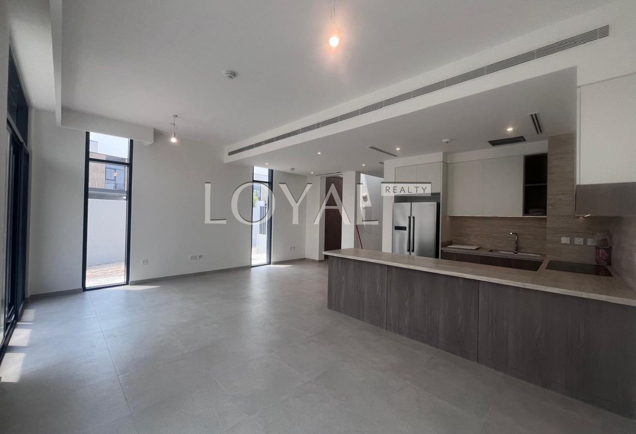 Spacious 4BR | Ready to move | Prime Location