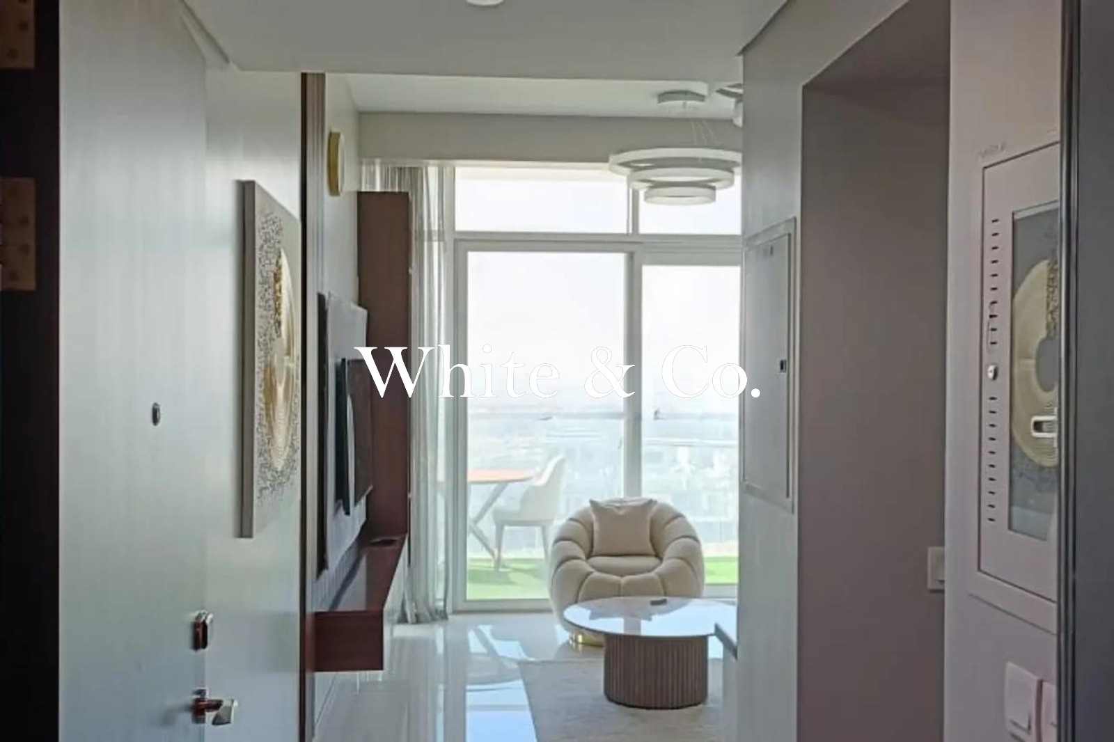 Upgraded | Vacant 1BR | Fully Furnished