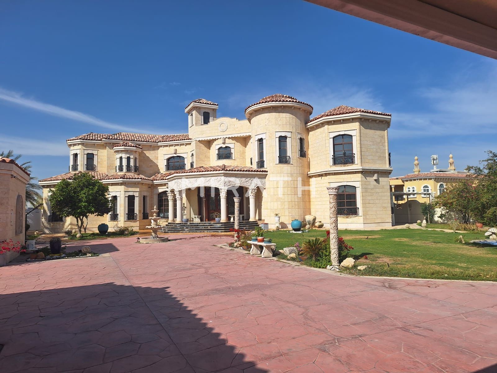 Fully Upgraded Luxury Villa|Private Pool|Garden