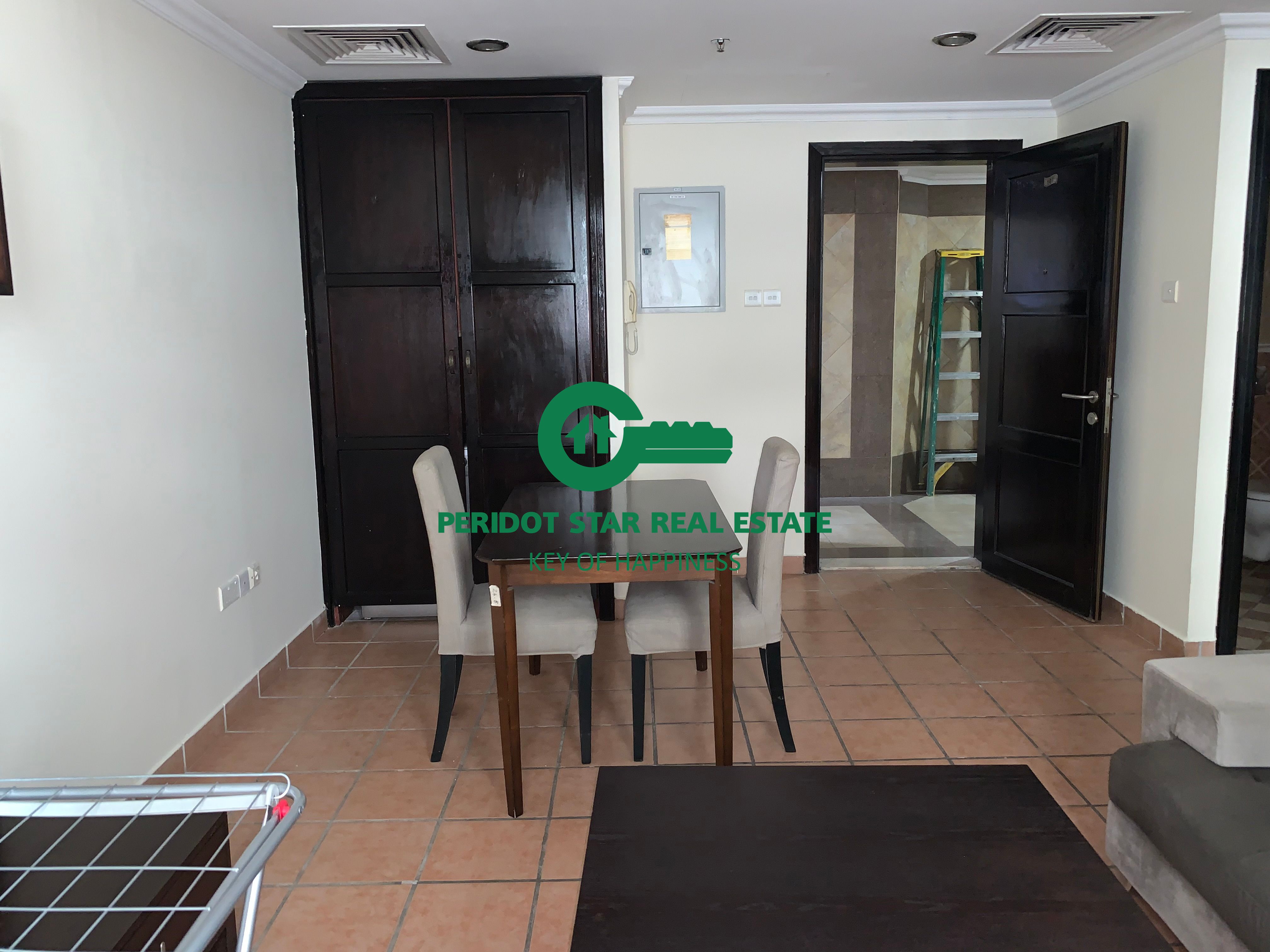 Fully Furnished 1-Bedroom in Beautiful Heritage Building