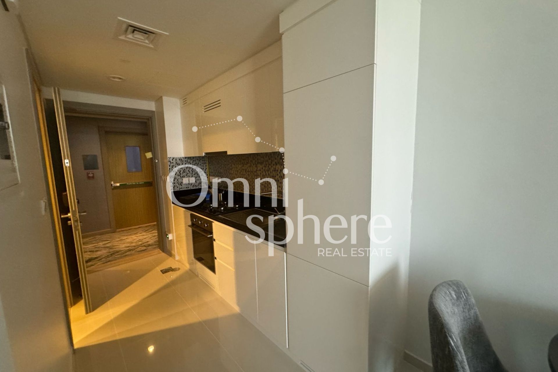 Vacant | luxurious | Hight floor