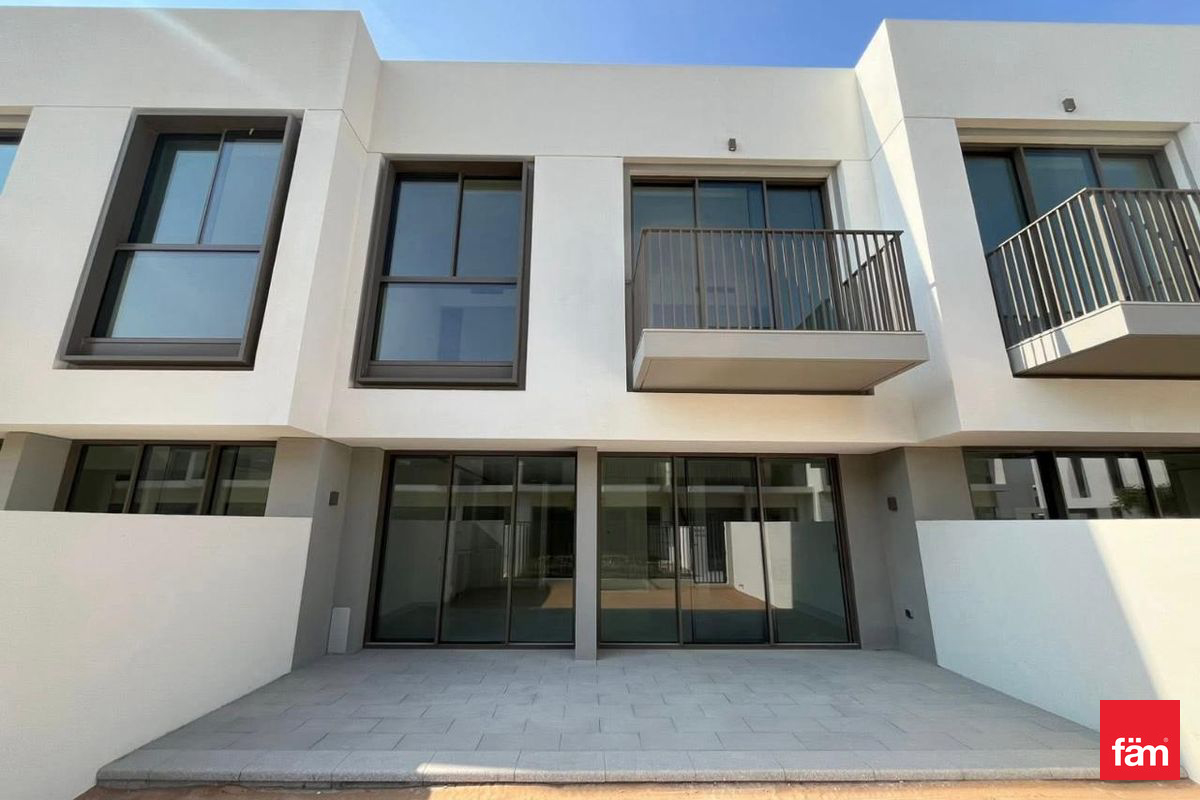 Single Row 3BR Townhouse | Quiet Location | The Valley