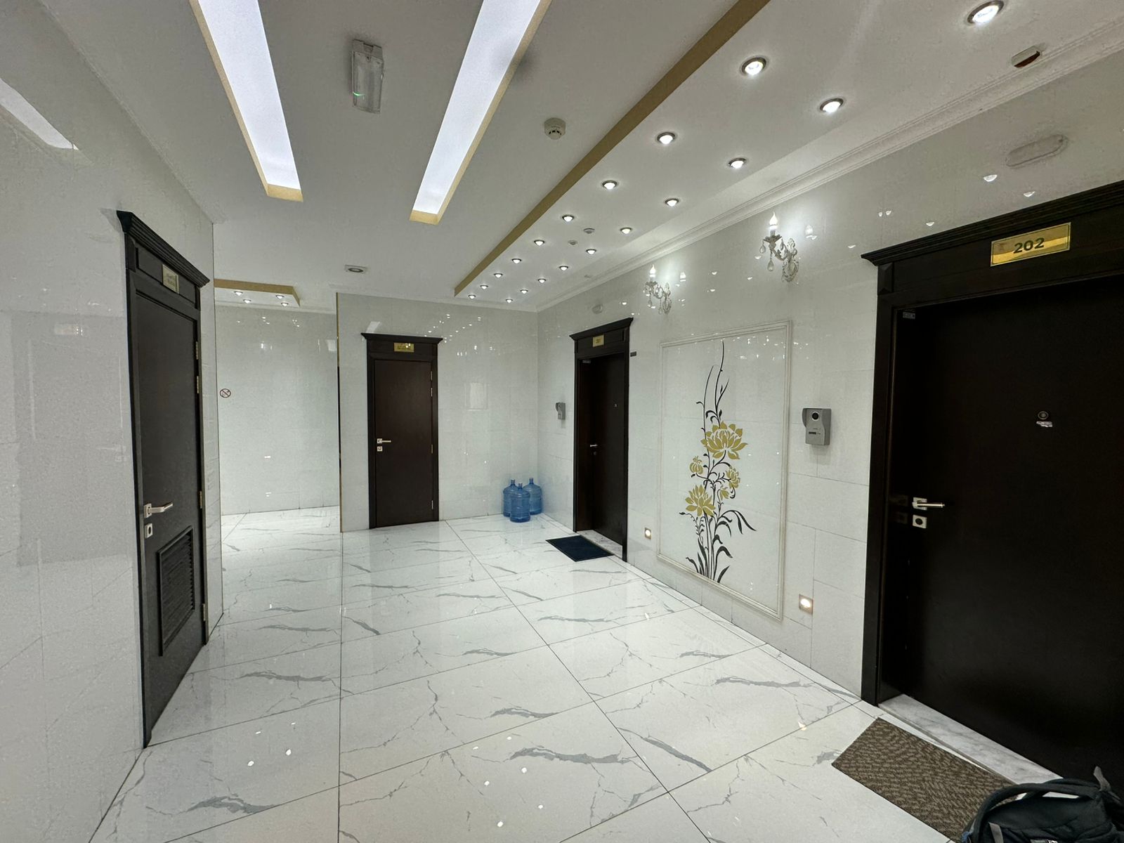Two rooms and a hall in Al-Jarf with three bathrooms, behind Al-Safeer Mall and near Sheikh Ammar Street.